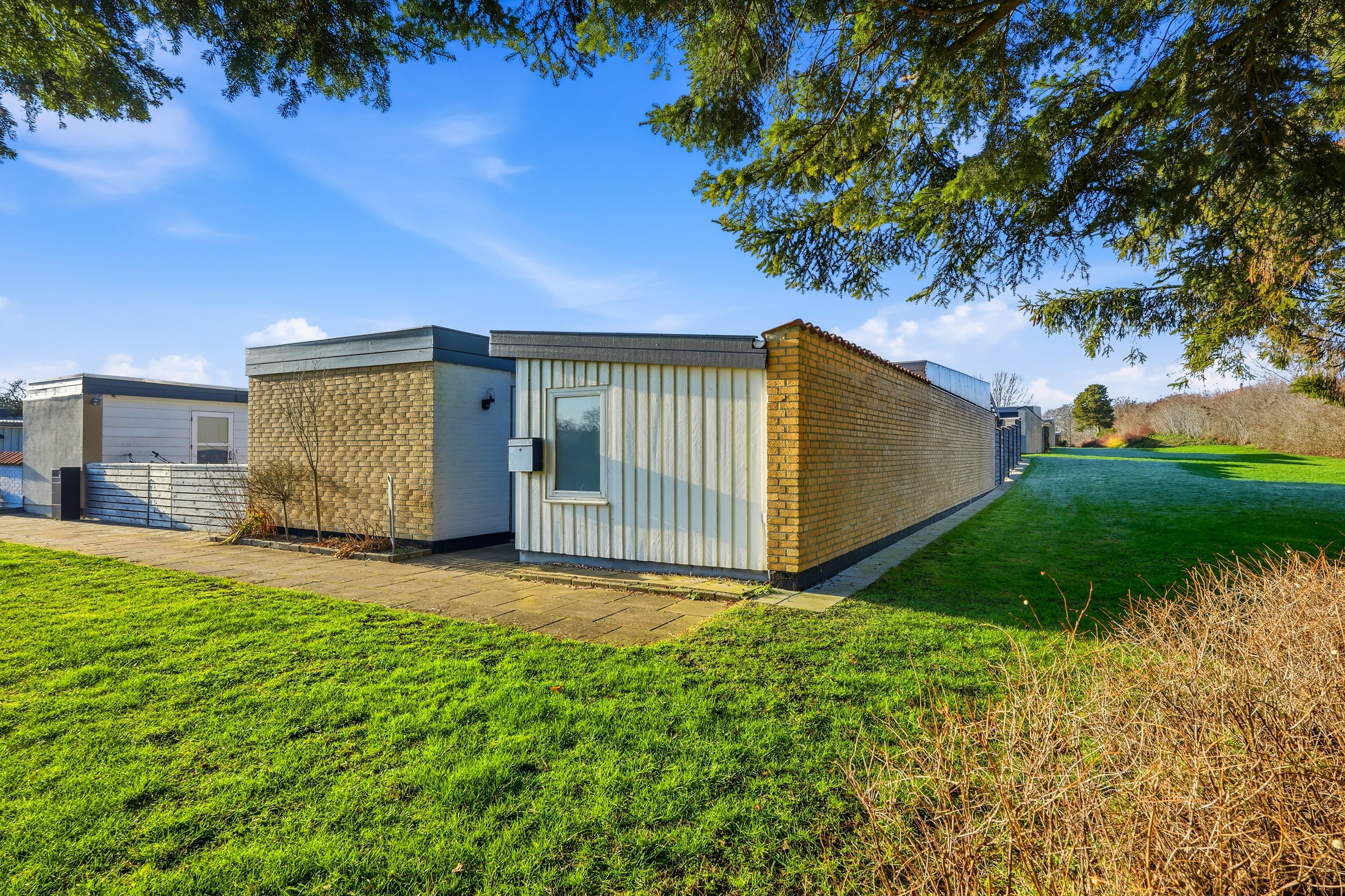 Fremhævet facade billede i fuldskærmstilstand. Billede af Næsbyhave 110, Næsby, 5270 Odense N