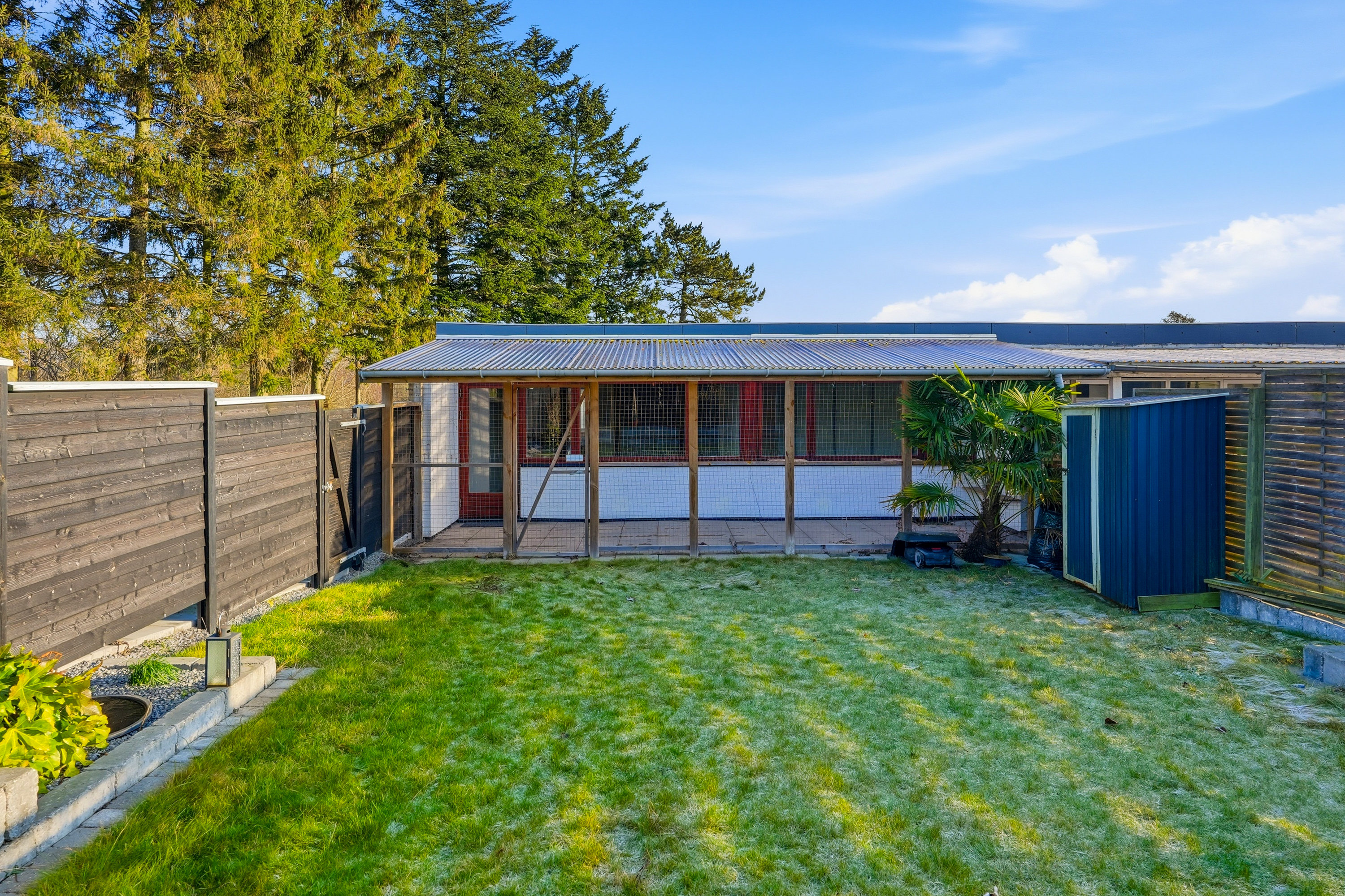 Fremhævet bag facade billede i fuldskærmstilstand. Billede af Næsbyhave 110, Næsby, 5270 Odense N