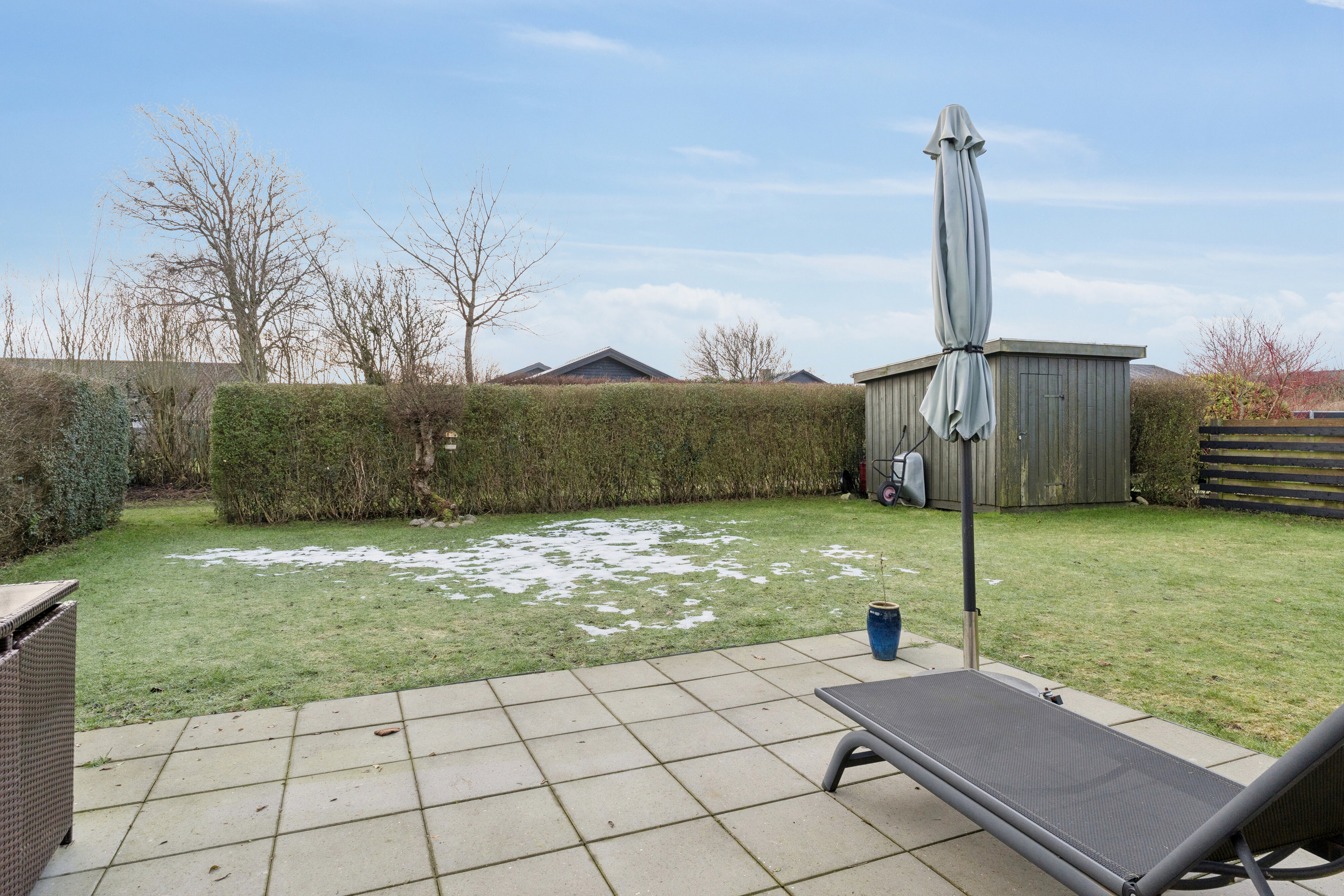 Fremhævet set fra haven billede i fuldskærmstilstand. Billede af H F Bjørns Vej 42, 9800 Hjørring