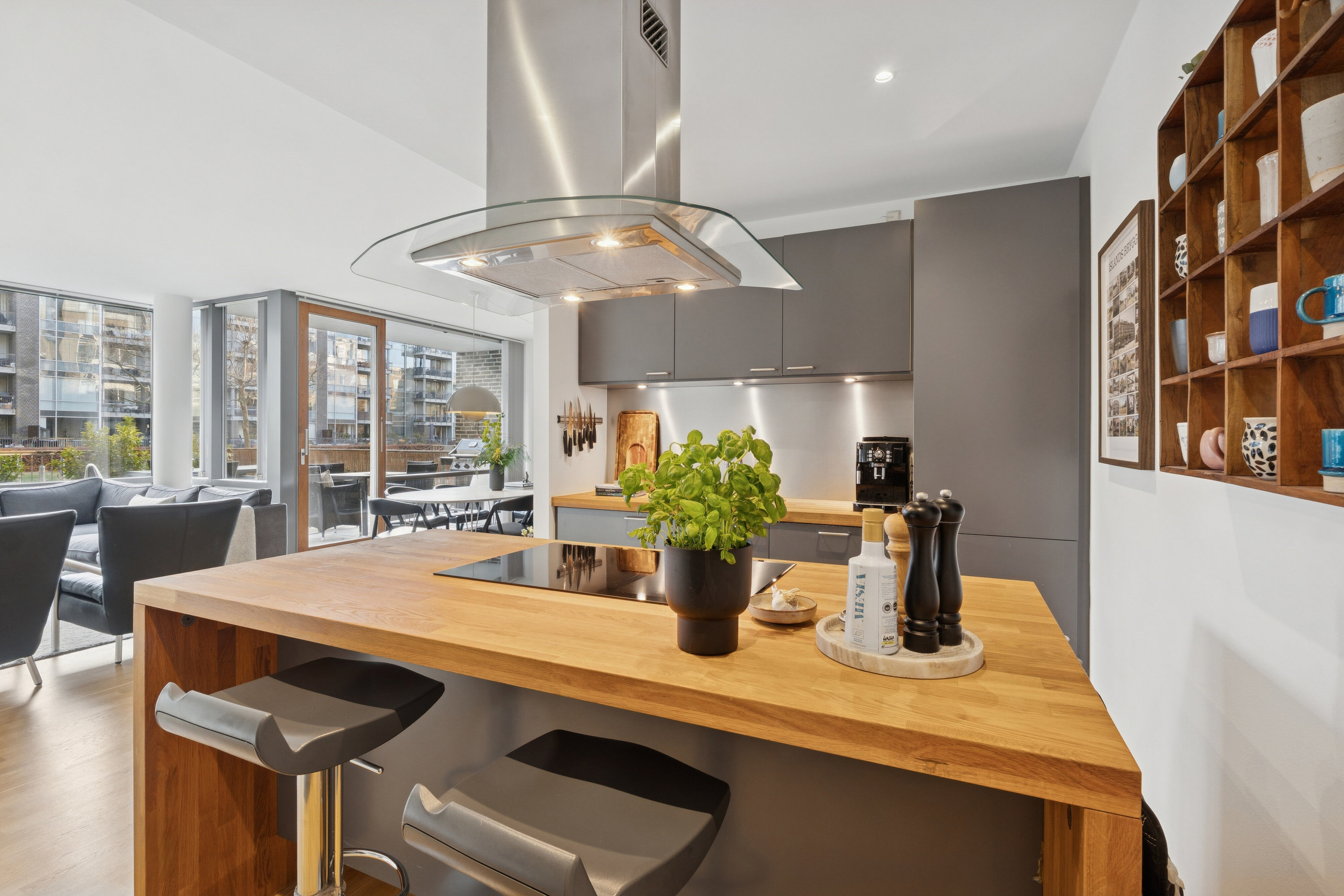 Fremhævet køkken billede i fuldskærmstilstand. Billede af Hans Hedtofts Gade 5, st.. tv., 2300 København S