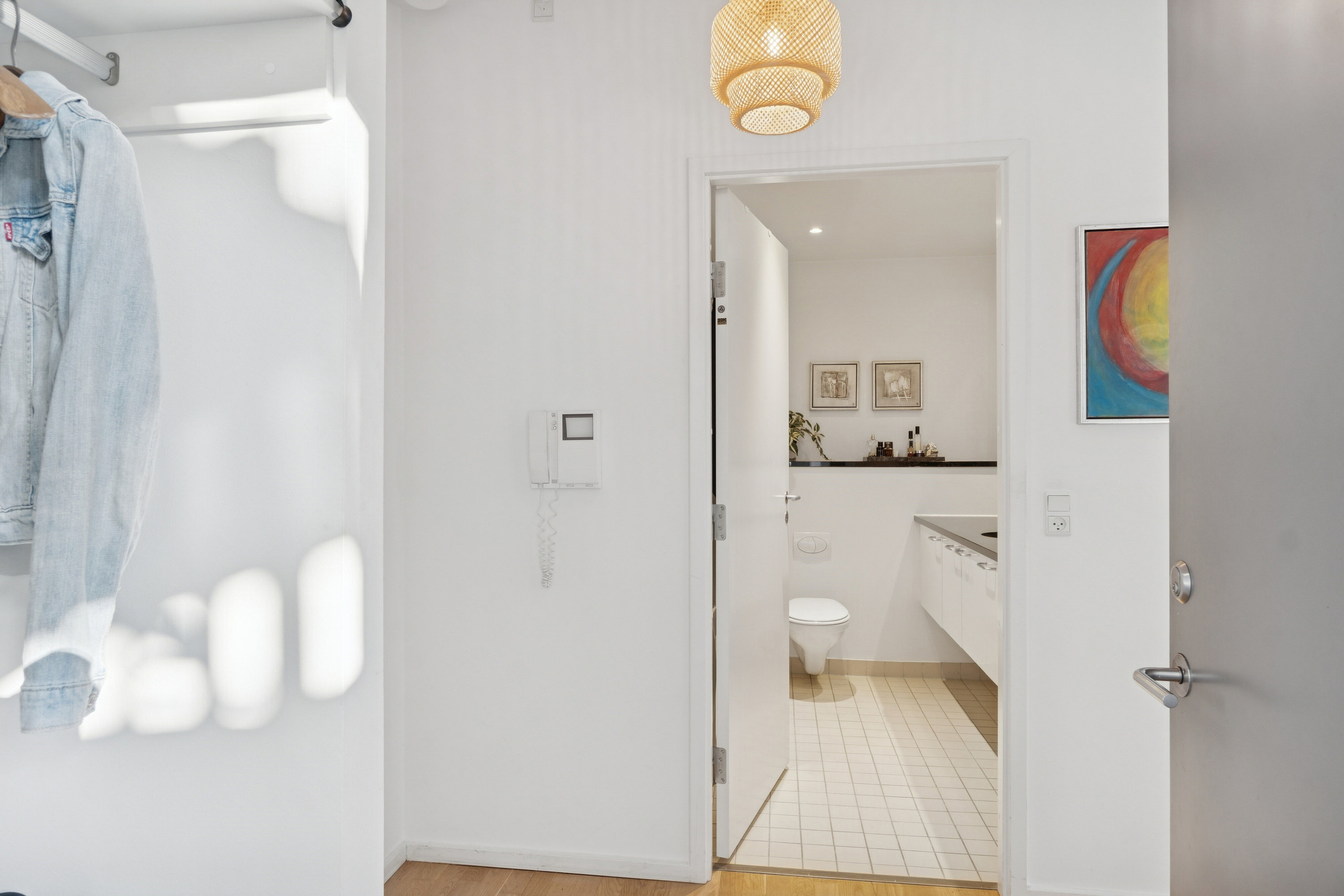 Fremhævet badeværelse billede i fuldskærmstilstand. Billede af Hans Hedtofts Gade 5, st.. tv., 2300 København S