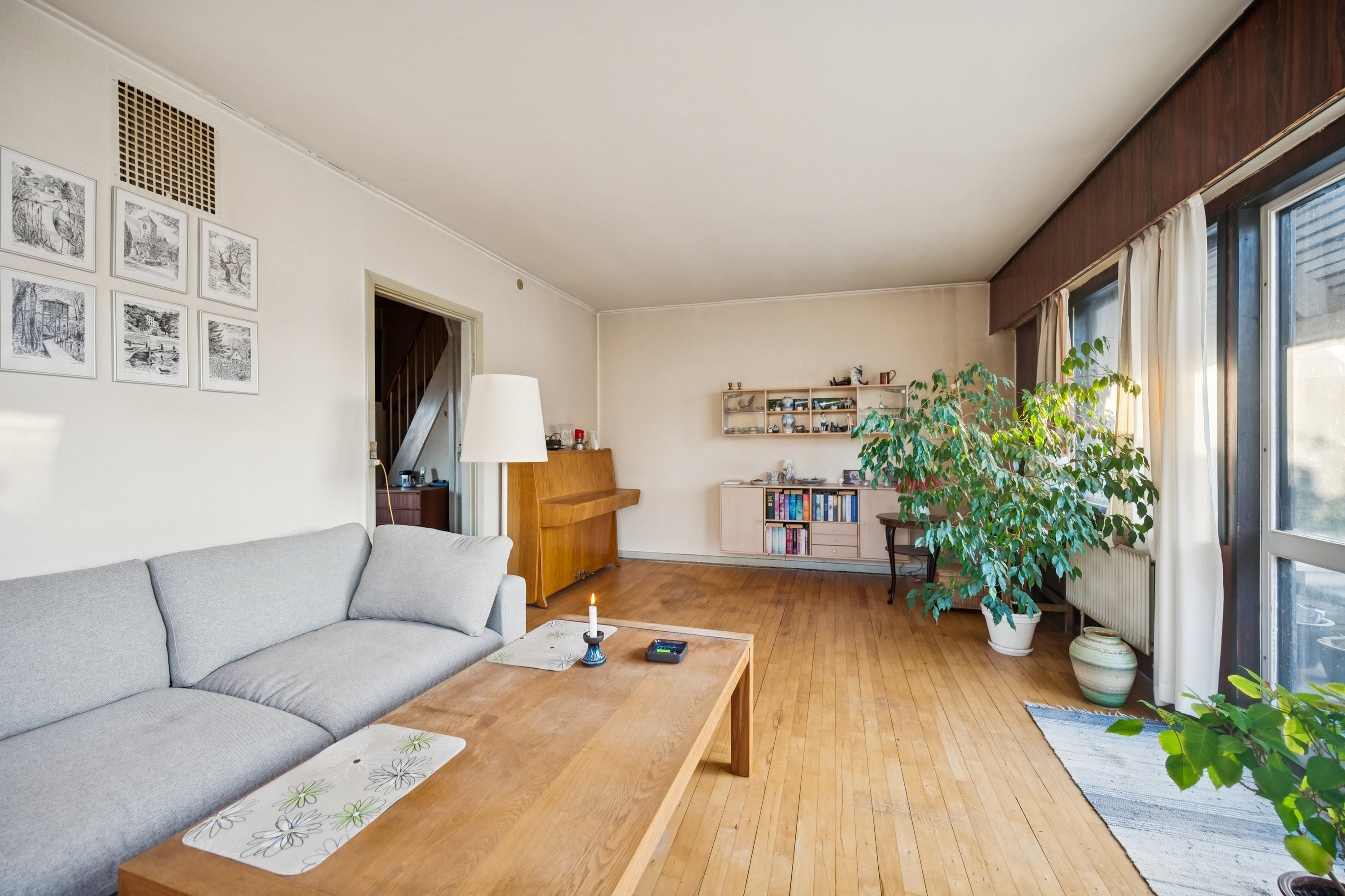 Fremhævet stue billede i fuldskærmstilstand. Billede af Stengårdsvænge 102, 2800 Kongens Lyngby