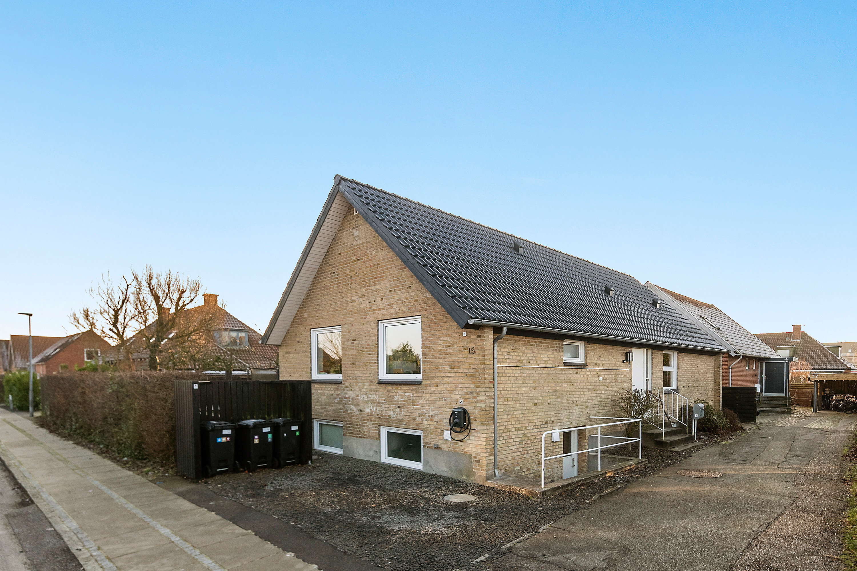 Fremhævet ejendommen billede i fuldskærmstilstand. Billede af Bakkevænget 15, Risvangen, 8200 Aarhus N