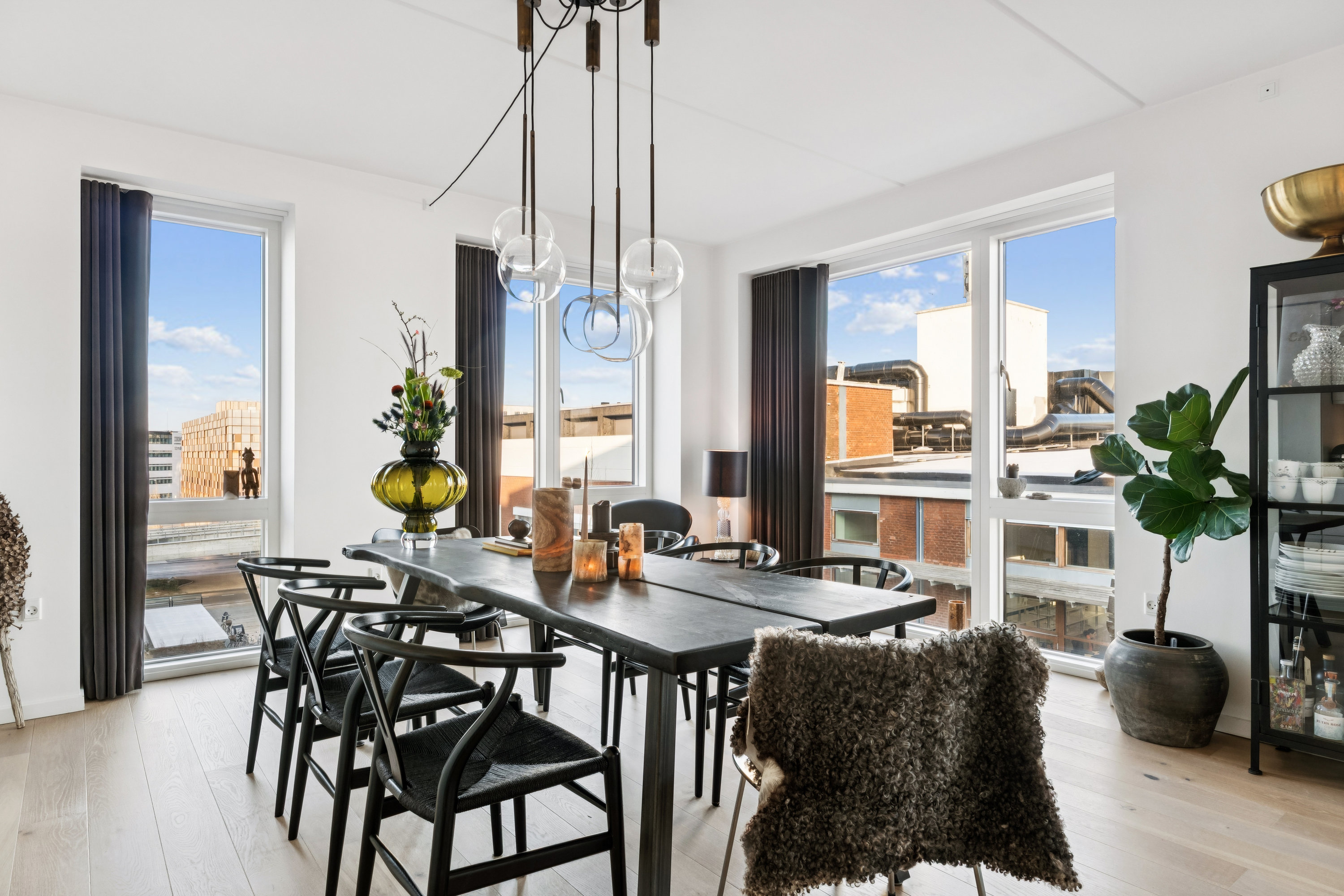 Fremhævet stue billede i fuldskærmstilstand. Billede af Sundkaj 29, 4. th., 2150 Nordhavn