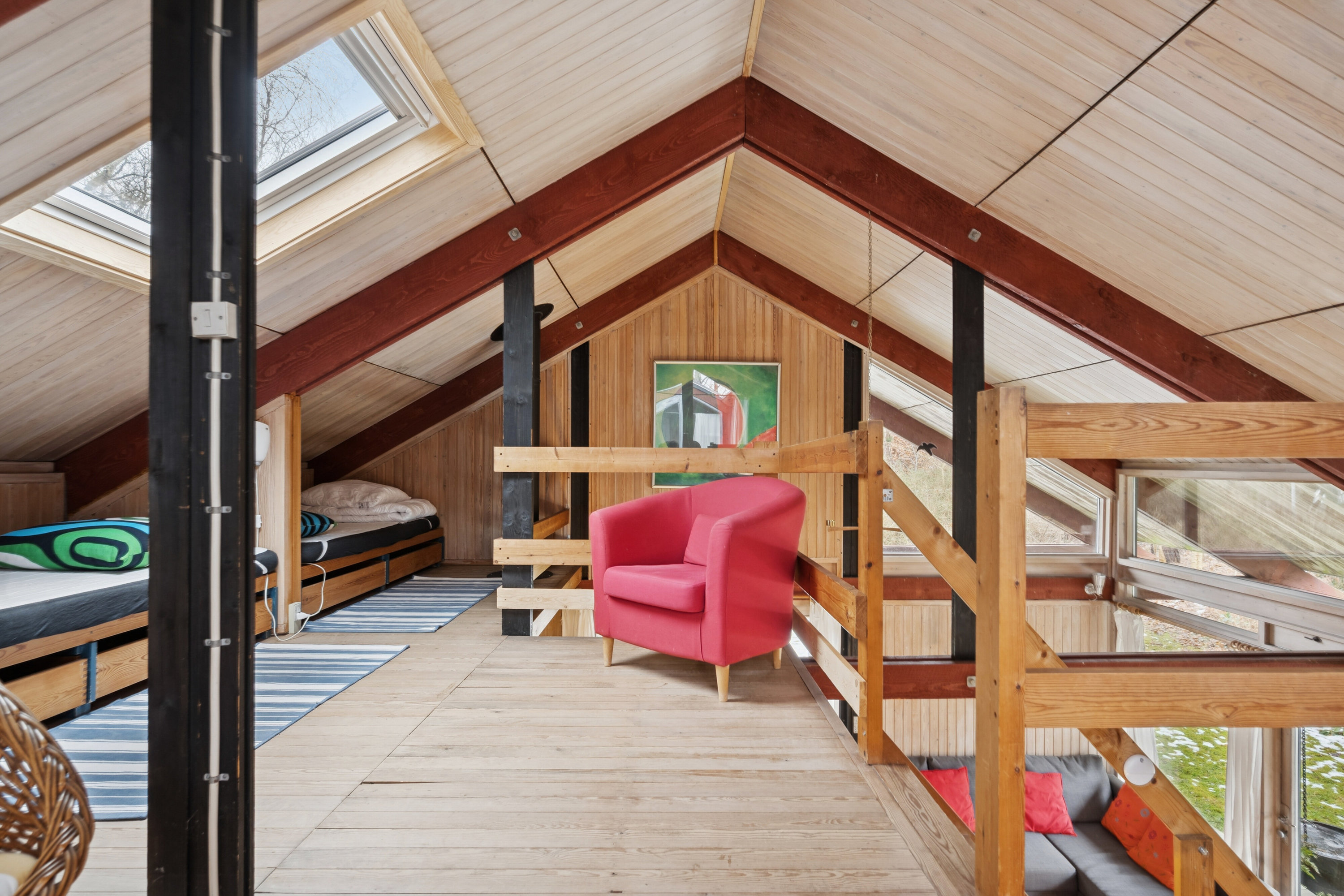 Fremhævet stue billede i fuldskærmstilstand. Billede af Drosselvej 1, Villingerød, 3120 Dronningmølle