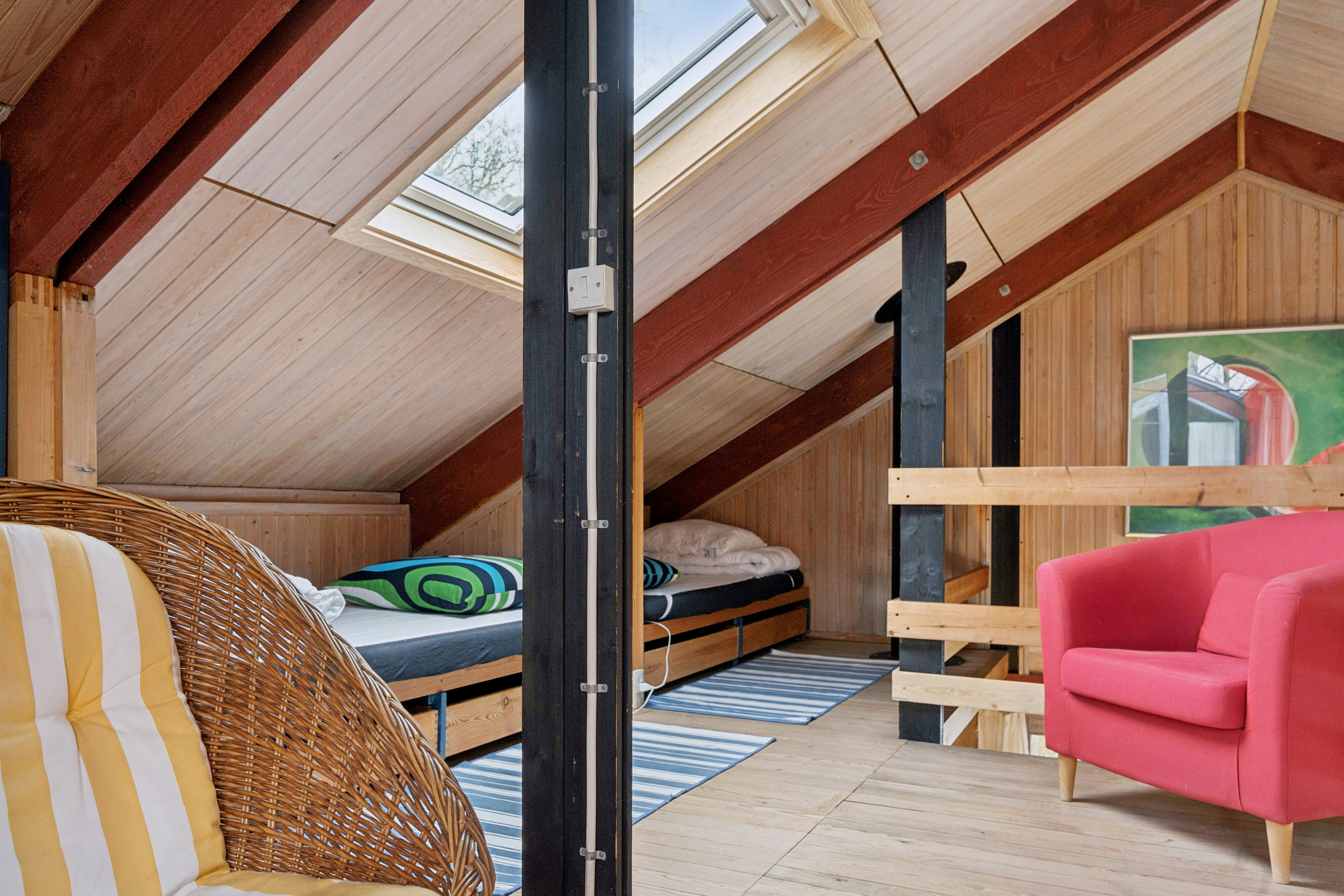 Fremhævet stue billede i fuldskærmstilstand. Billede af Drosselvej 1, Villingerød, 3120 Dronningmølle