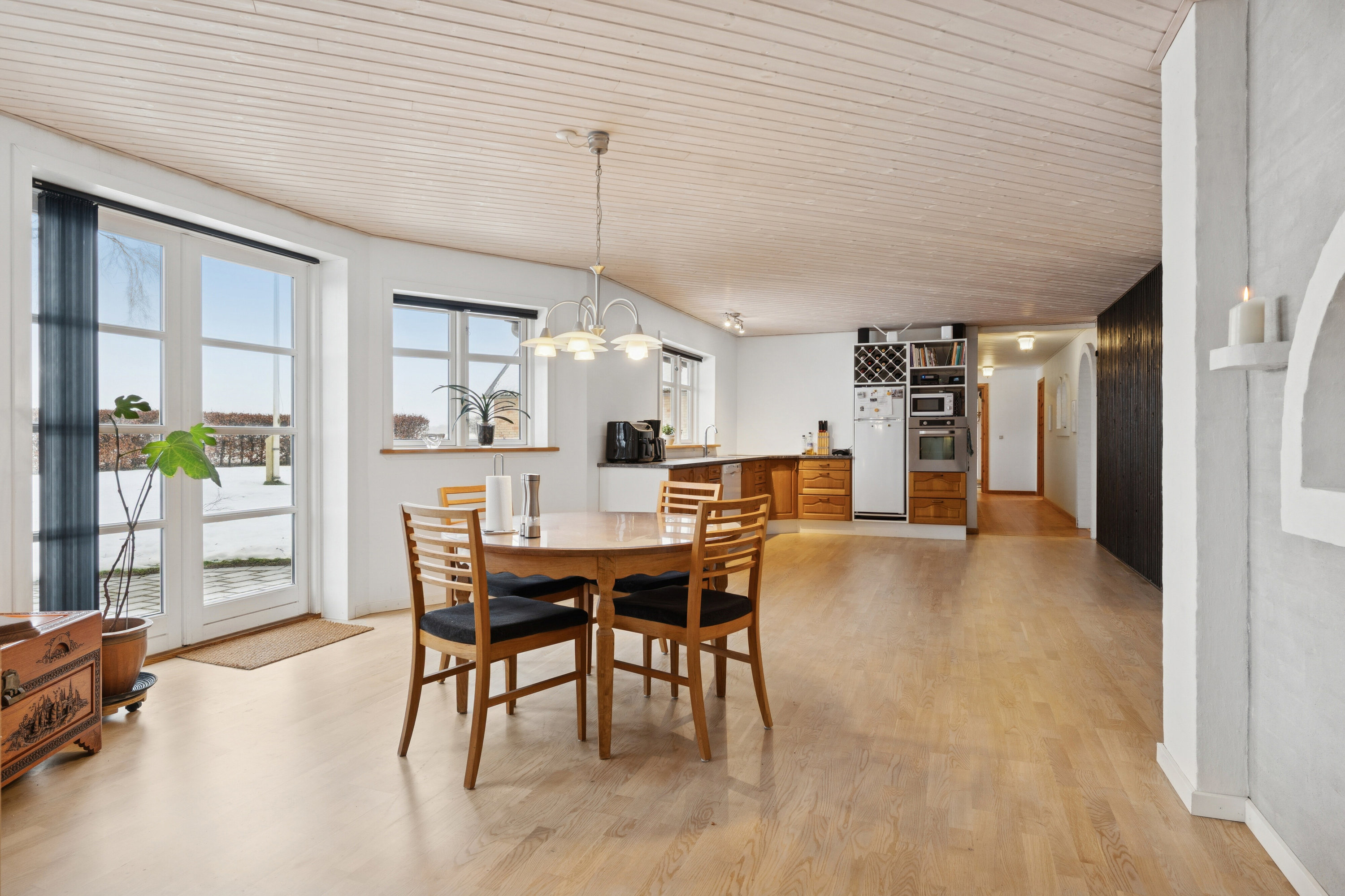 Fremhævet spisestue billede i fuldskærmstilstand. Billede af Rønnovsholmvej 110, 9800 Hjørring