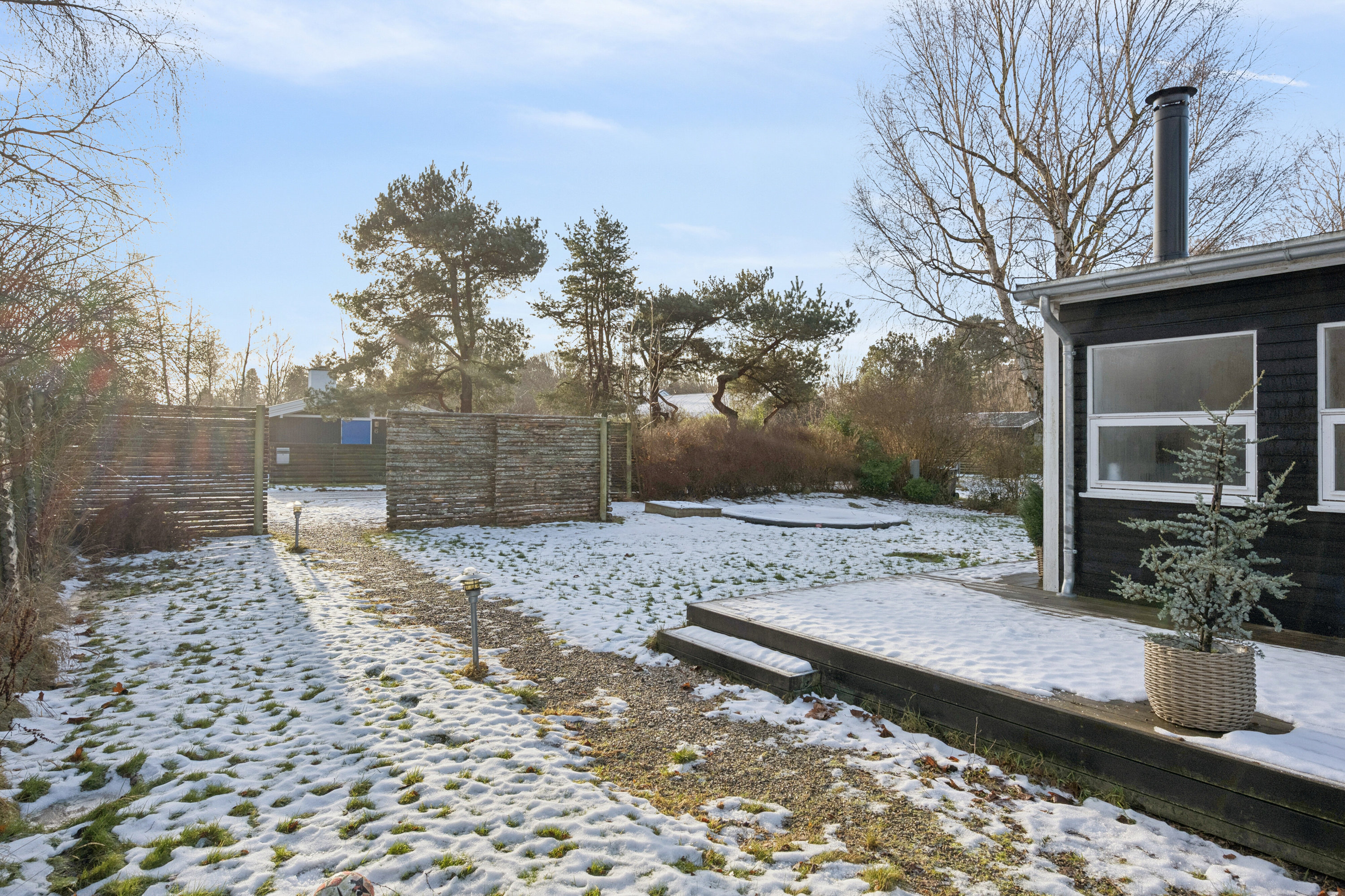 Fremhævet udendørs billede i fuldskærmstilstand. Billede af Drosselvej 20, Villingerød, 3120 Dronningmølle