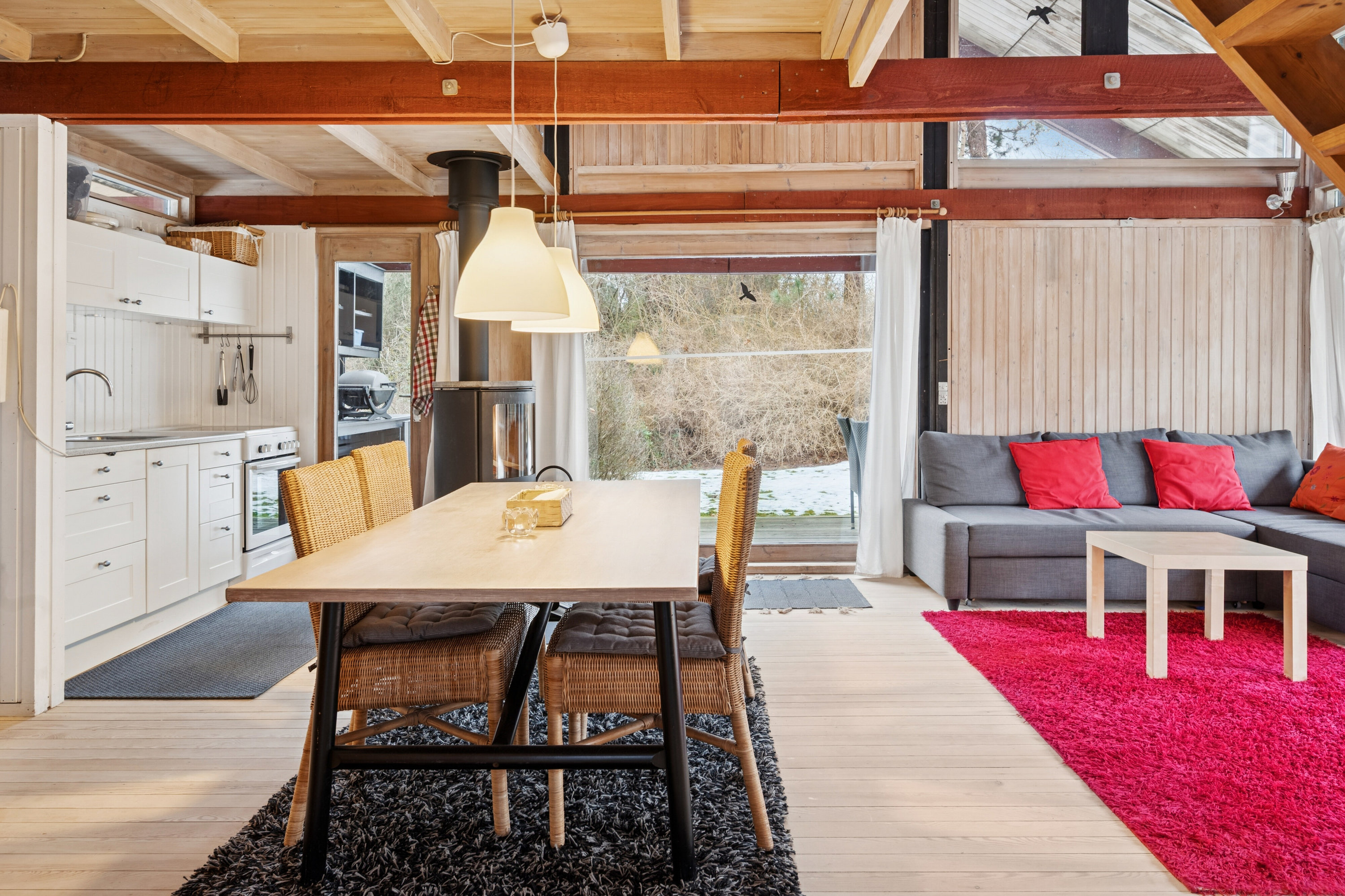 Fremhævet spisestue billede i fuldskærmstilstand. Billede af Drosselvej 1, Villingerød, 3120 Dronningmølle