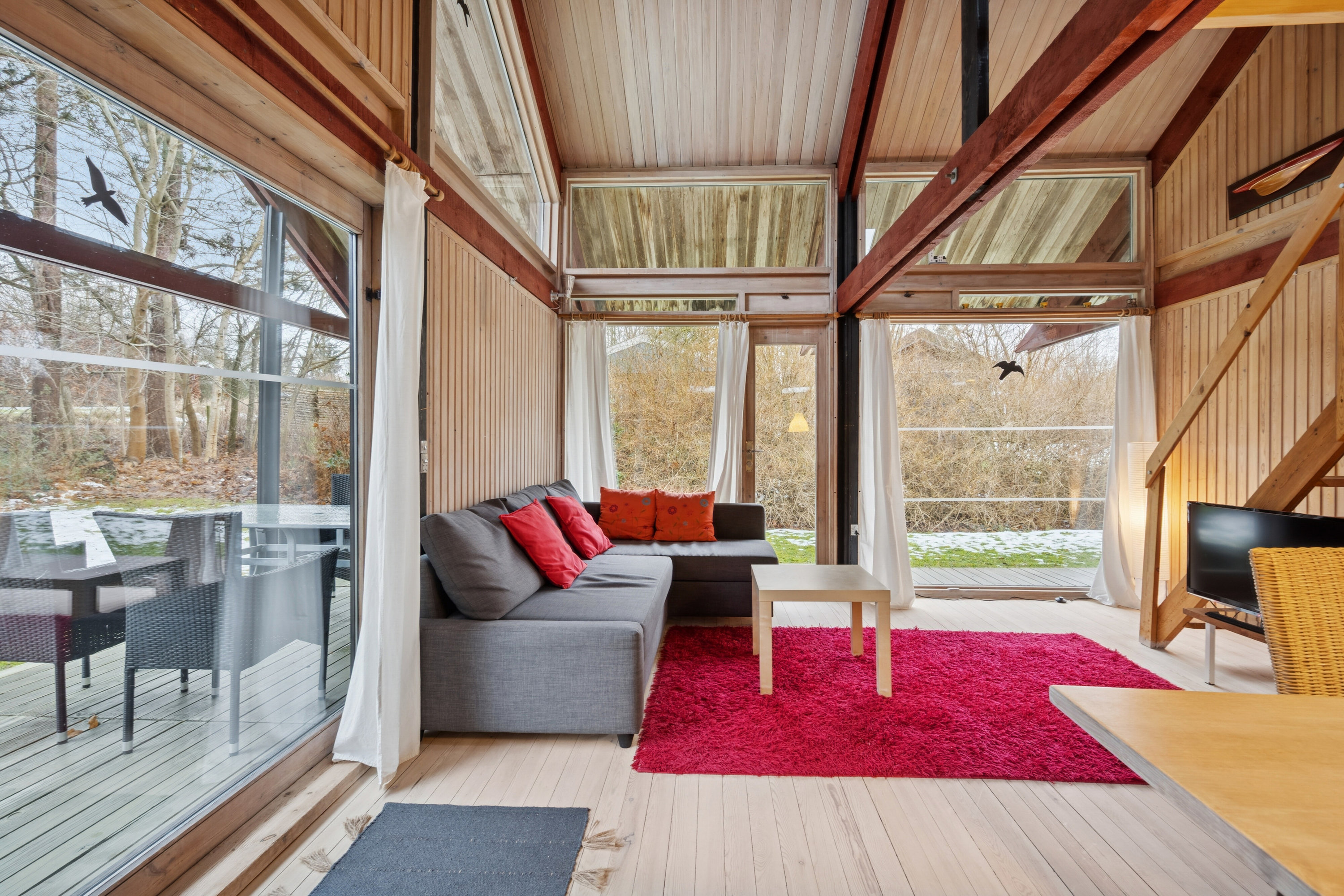 Fremhævet stue billede i fuldskærmstilstand. Billede af Drosselvej 1, Villingerød, 3120 Dronningmølle