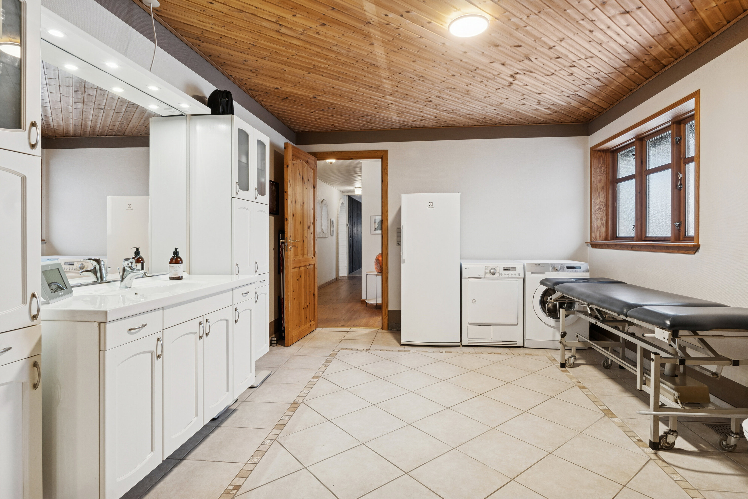 Fremhævet badeværelse billede i fuldskærmstilstand. Billede af Rønnovsholmvej 110, 9800 Hjørring