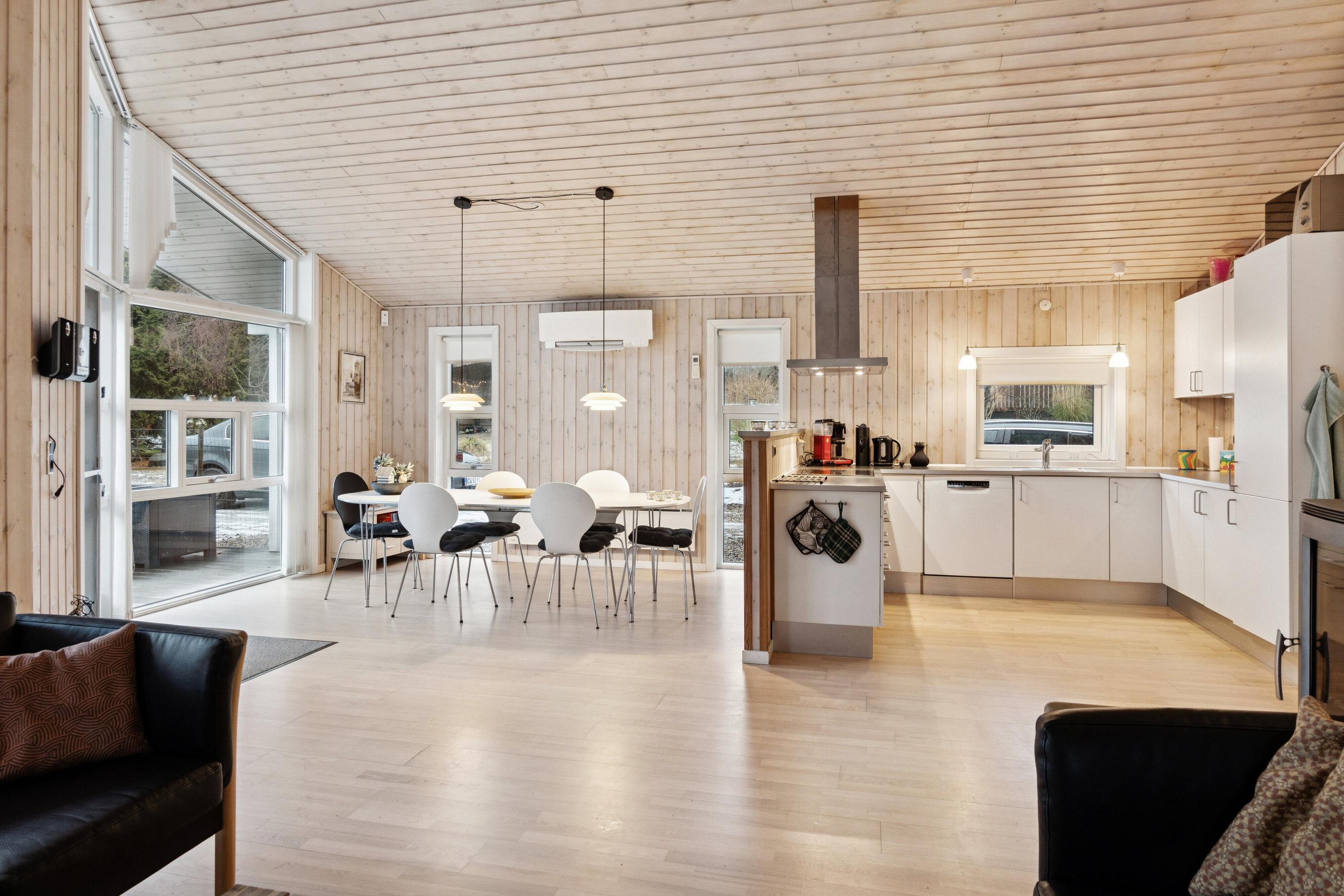 Fremhævet spisestue billede i fuldskærmstilstand. Billede af Trekronervej 52, Gudmindrup Lyng, 4573 Højby