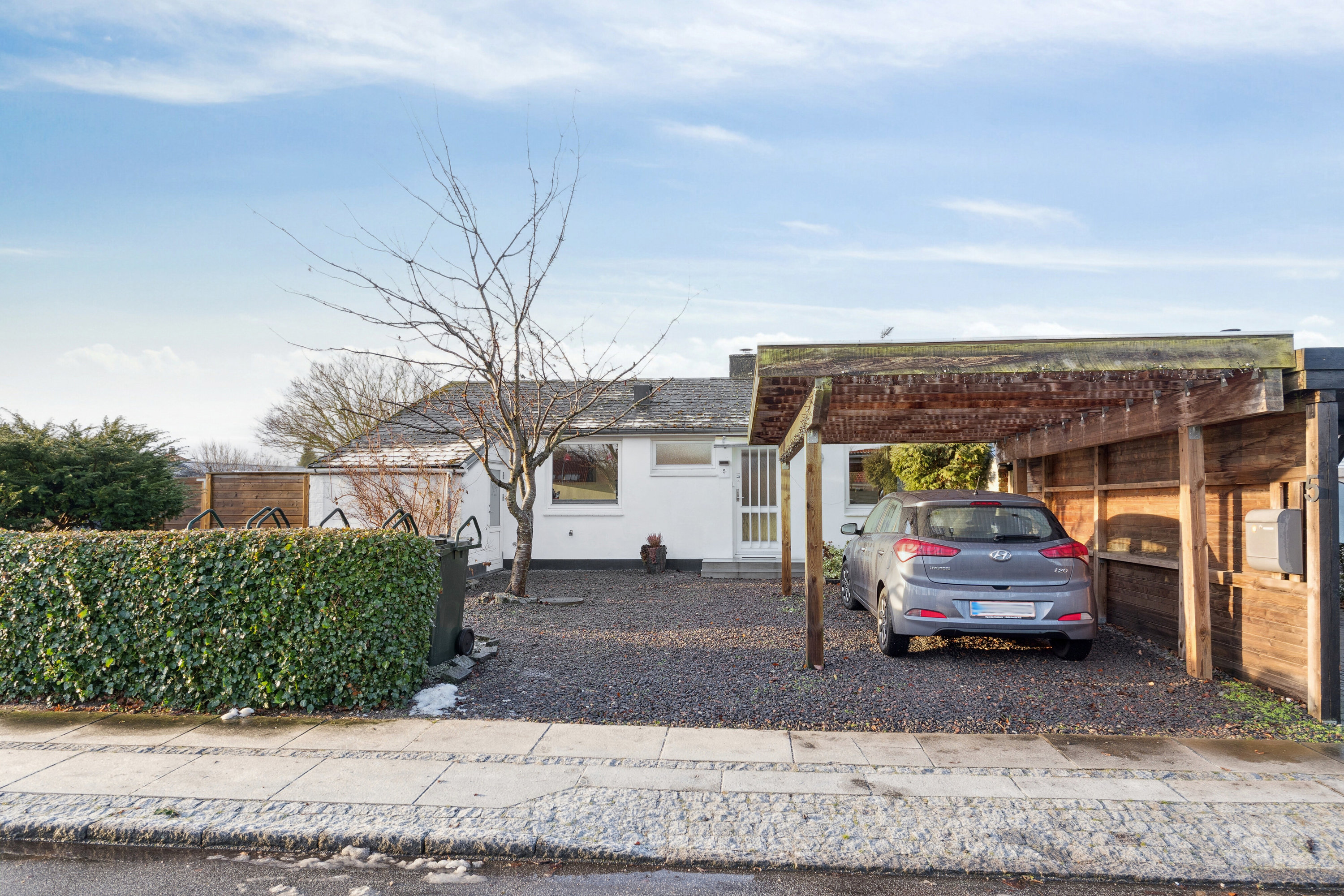 Rækkehus: Set fra vejen på Brombærvænget 5, 2650 Hvidovre