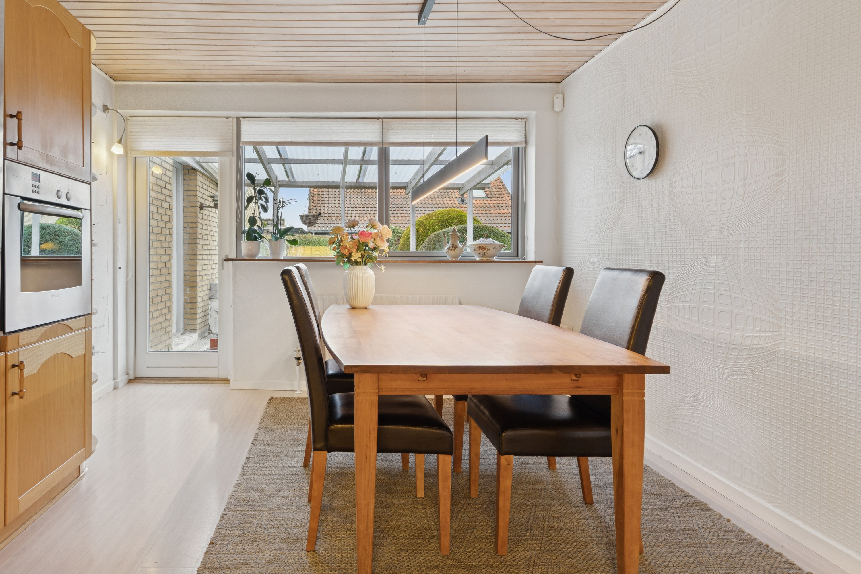 Fremhævet spisestue billede i fuldskærmstilstand. Billede af Rishøjvej 5, 2650 Hvidovre