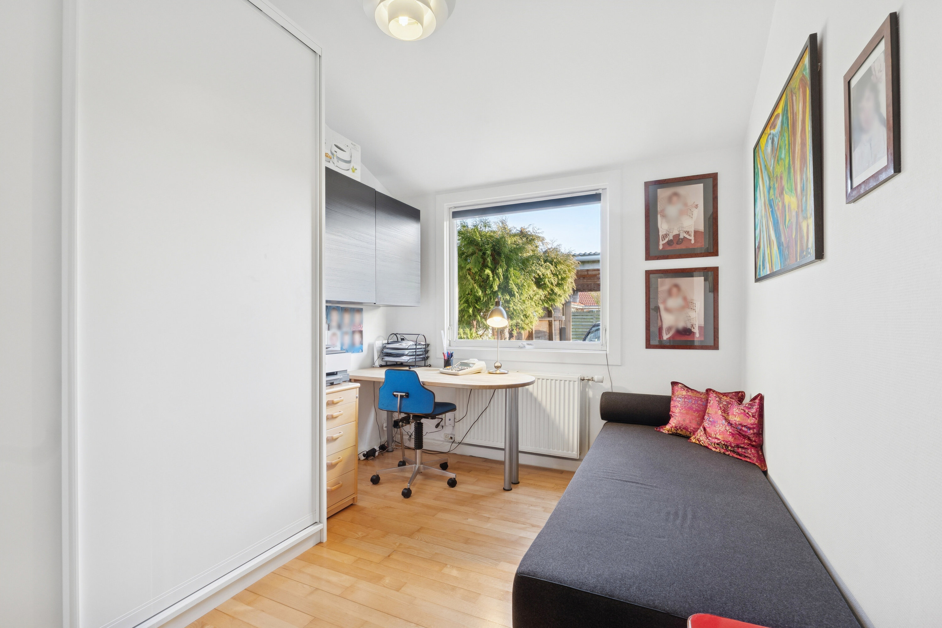 Fremhævet soveværelse billede i fuldskærmstilstand. Billede af Brombærvænget 5, 2650 Hvidovre