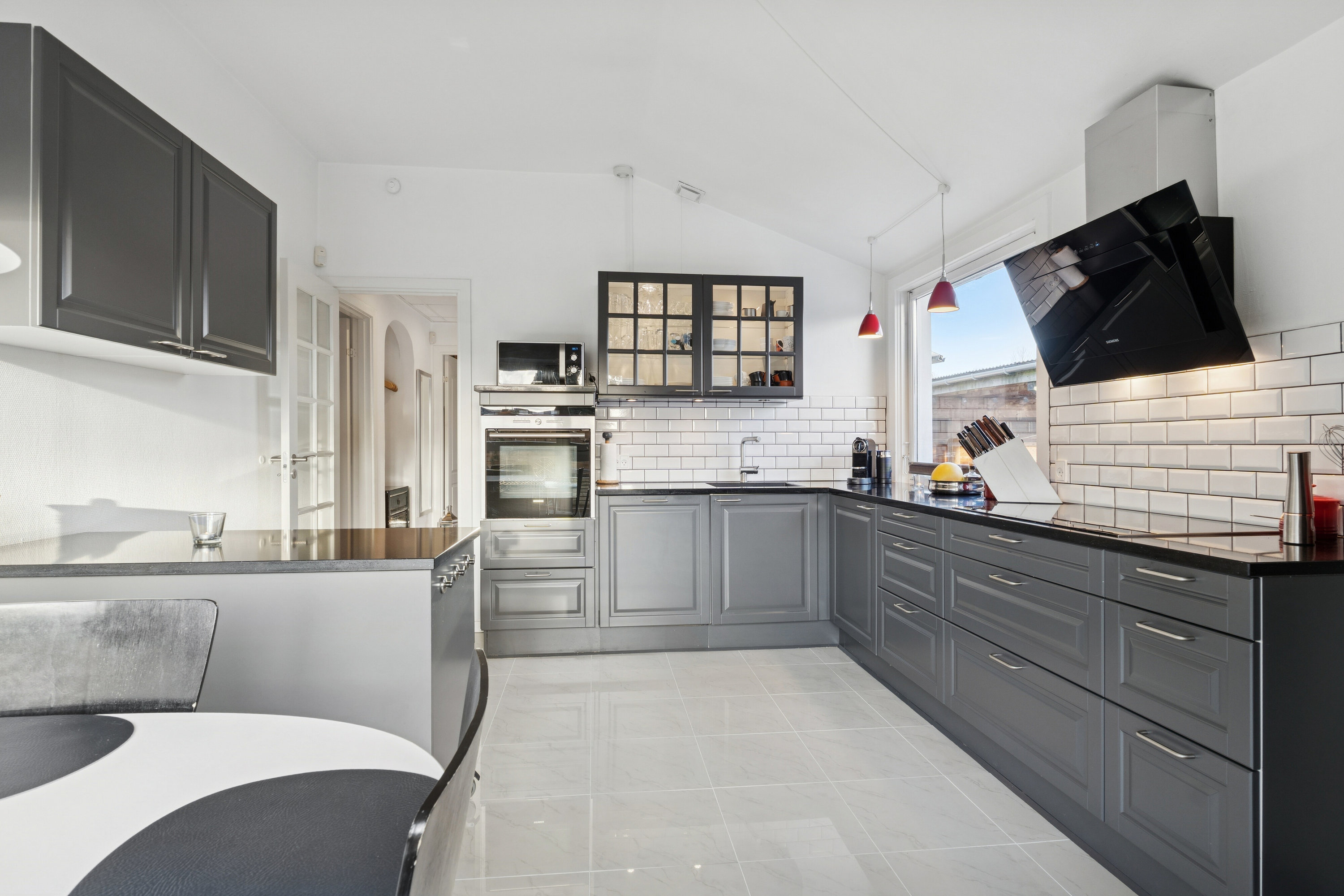 Fremhævet køkken billede i fuldskærmstilstand. Billede af Brombærvænget 5, 2650 Hvidovre