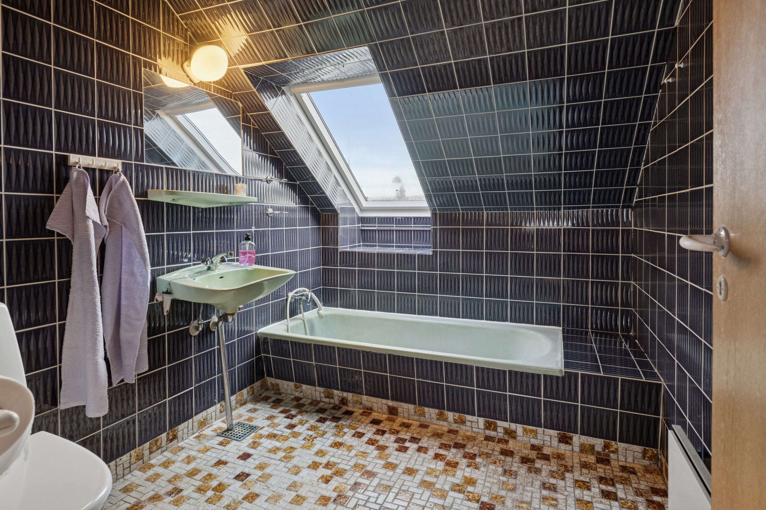 Fremhævet badeværelse billede i fuldskærmstilstand. Billede af Rishøjvej 5, 2650 Hvidovre