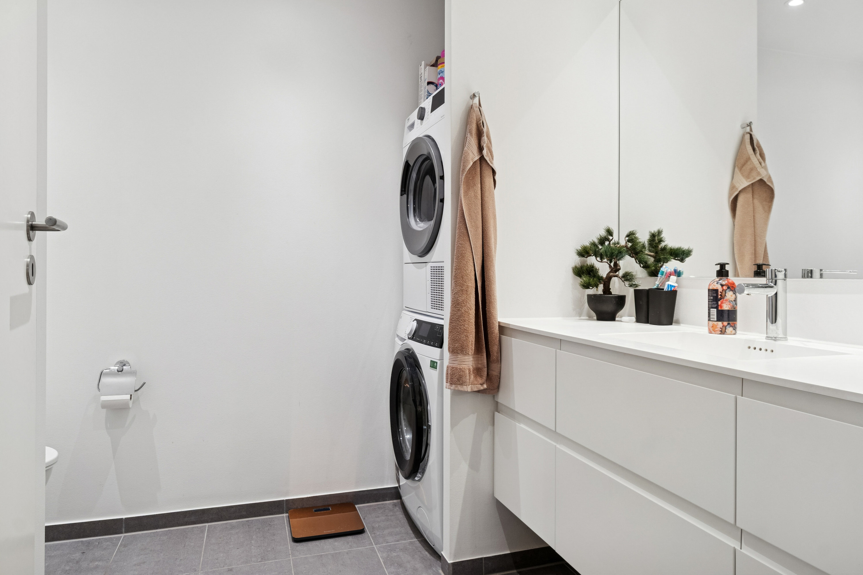 Fremhævet badeværelse billede i fuldskærmstilstand. Billede af Plantagevej 45, 2. tv., 2610 Rødovre