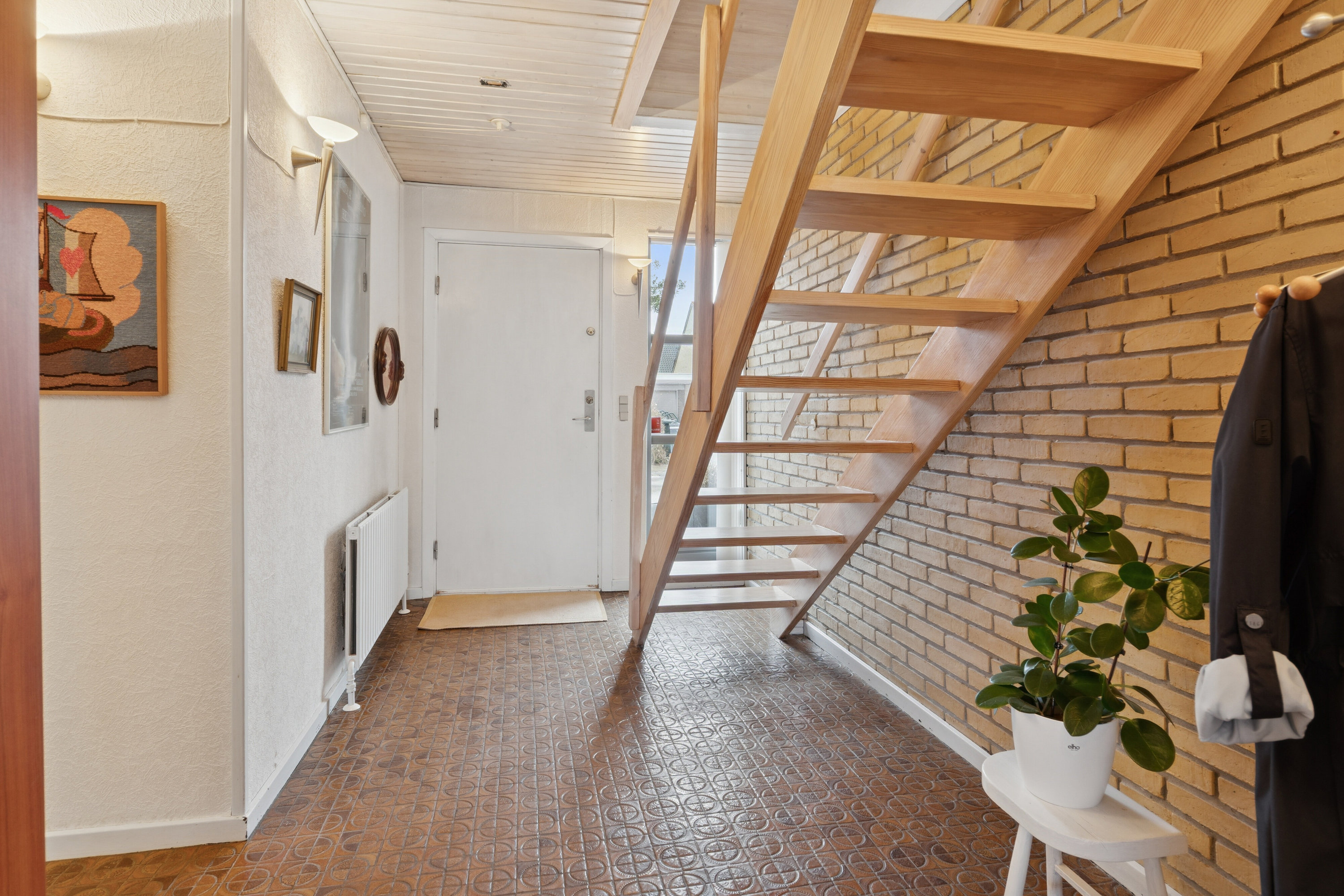 Fremhævet walker billede i fuldskærmstilstand. Billede af Rishøjvej 5, 2650 Hvidovre