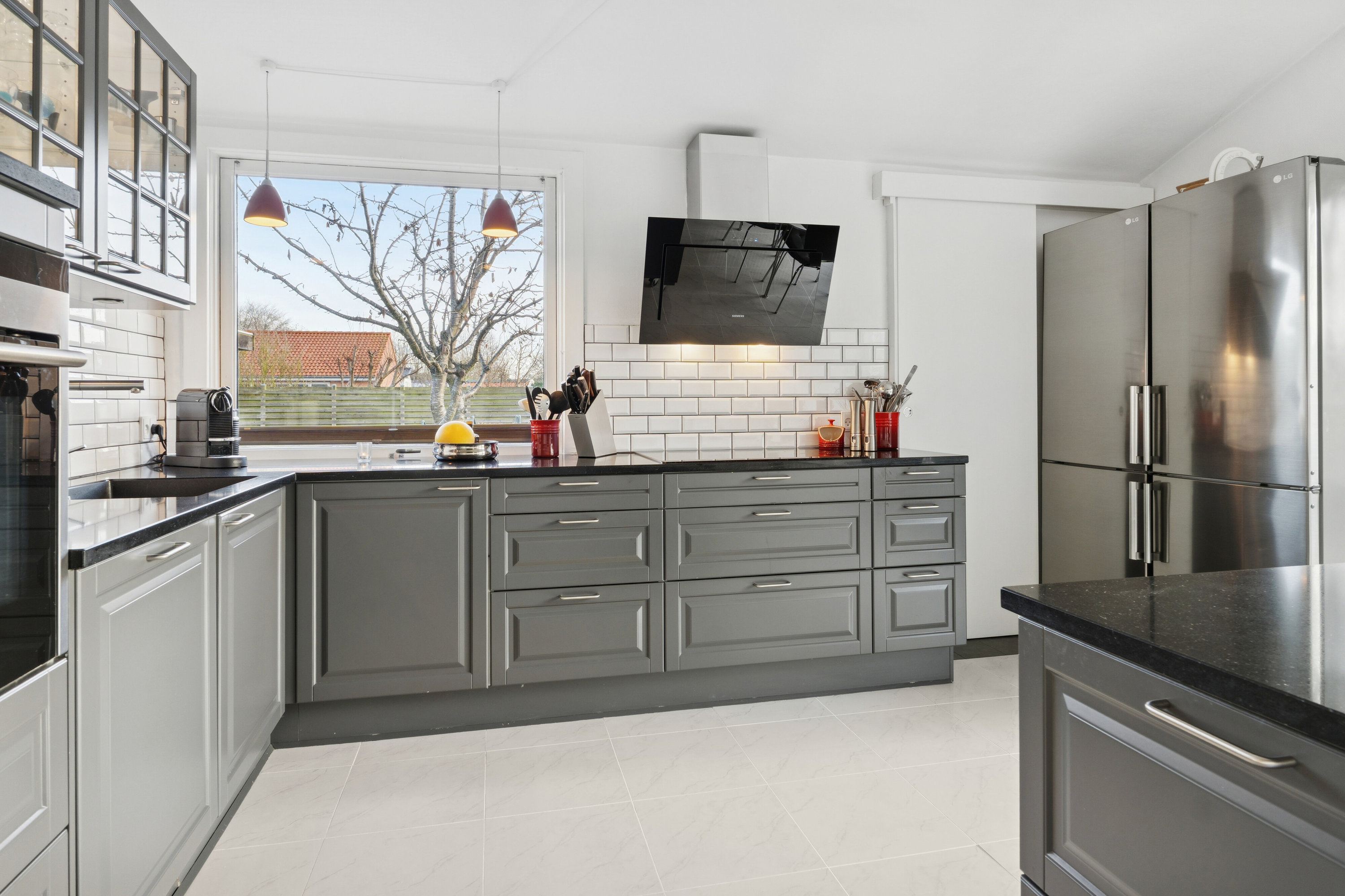 Fremhævet køkken billede i fuldskærmstilstand. Billede af Brombærvænget 5, 2650 Hvidovre