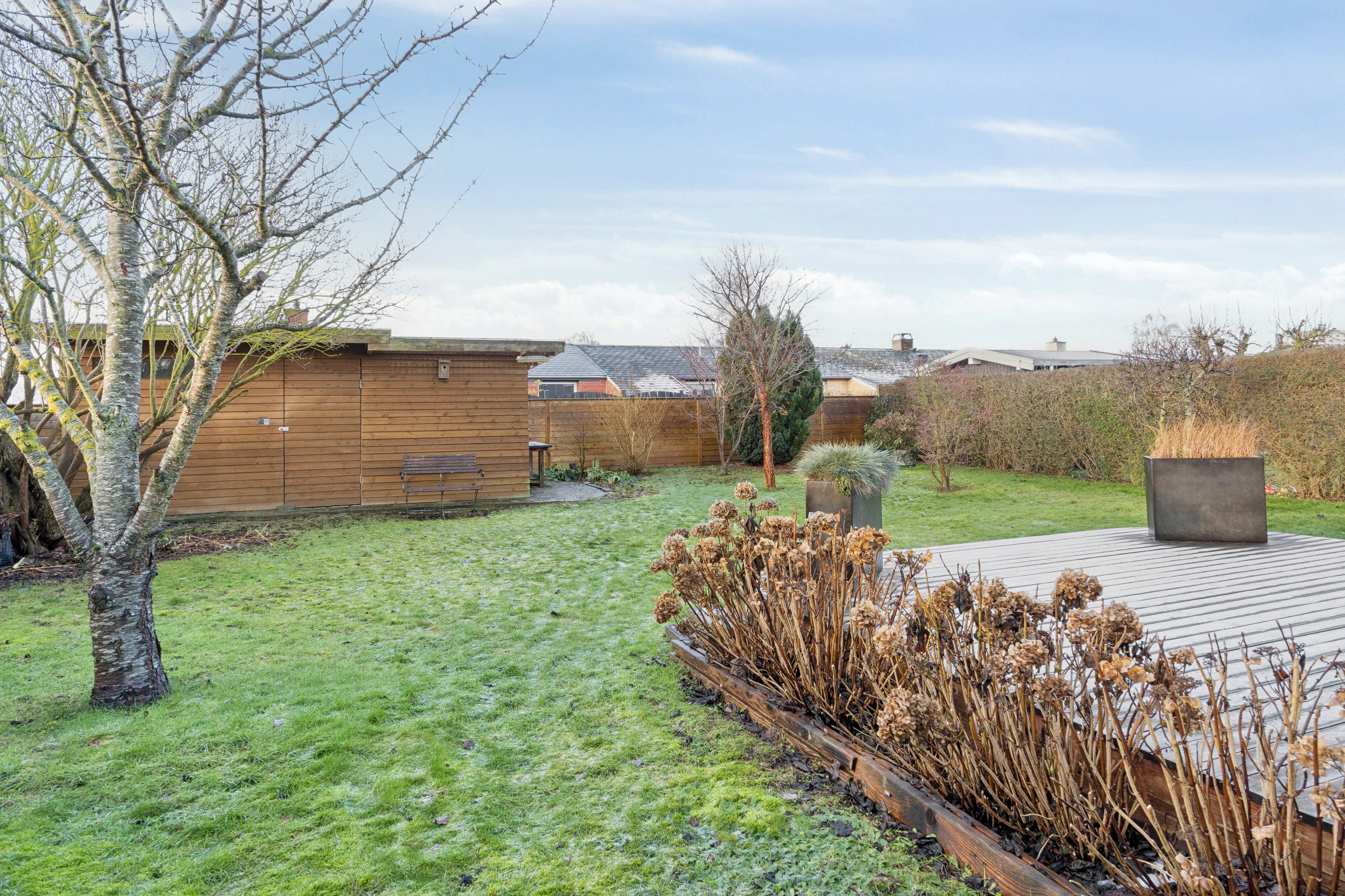 Fremhævet set fra haven billede i fuldskærmstilstand. Billede af Brombærvænget 5, 2650 Hvidovre