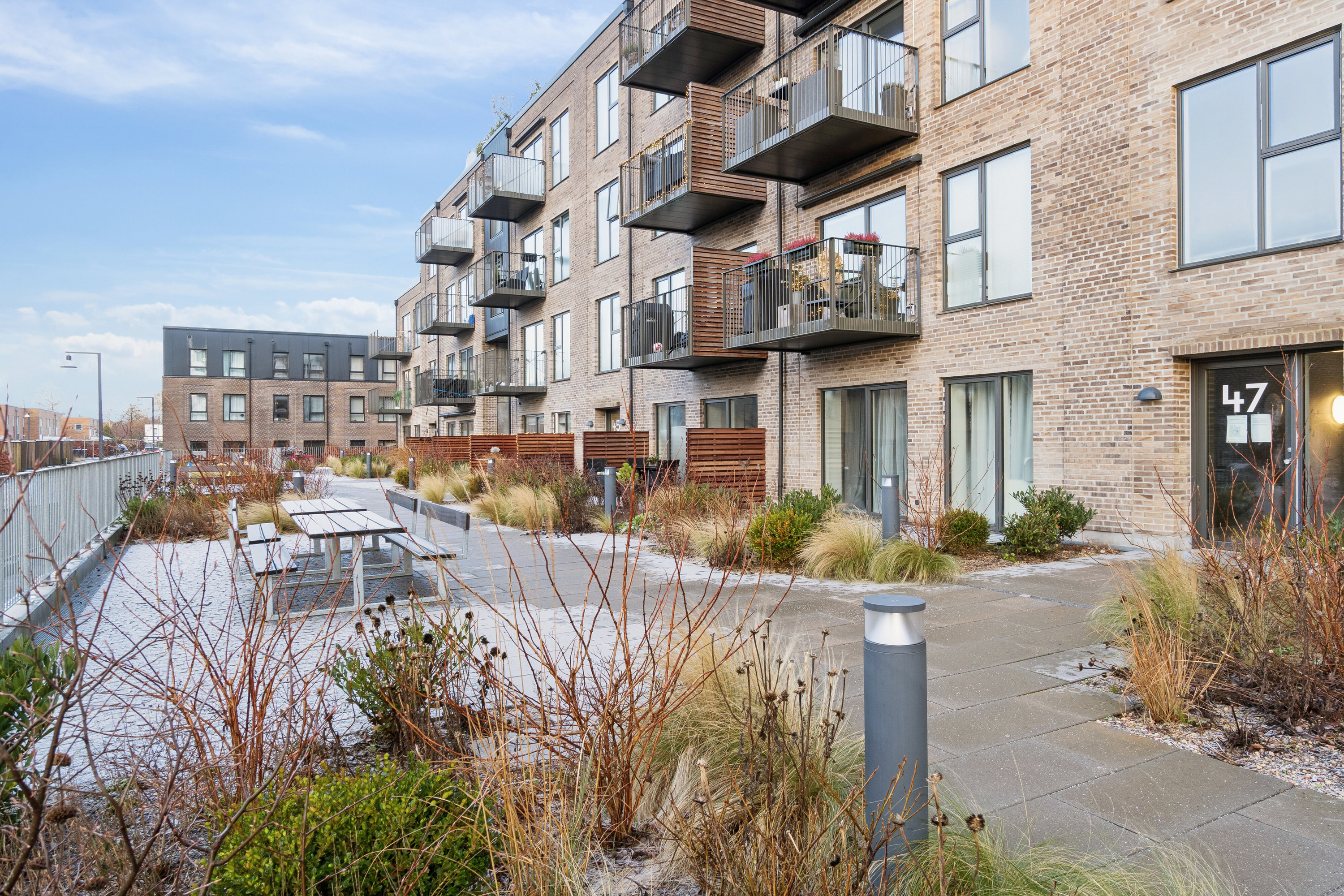 Fremhævet gårdmiljø billede i fuldskærmstilstand. Billede af Plantagevej 45, 2. tv., 2610 Rødovre