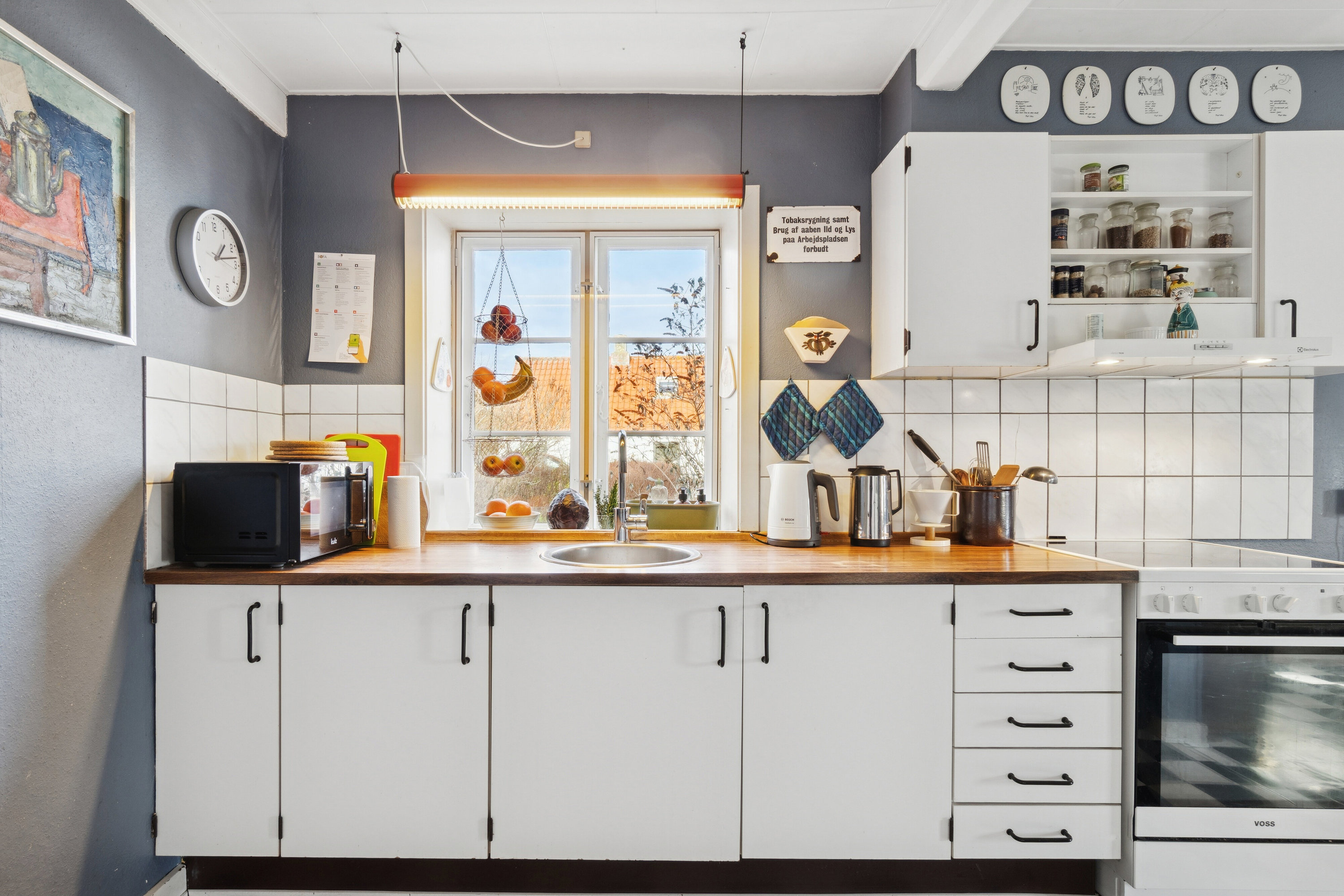 Fremhævet køkken billede i fuldskærmstilstand. Billede af Gaden 37, Aarsdale, 3740 Svaneke