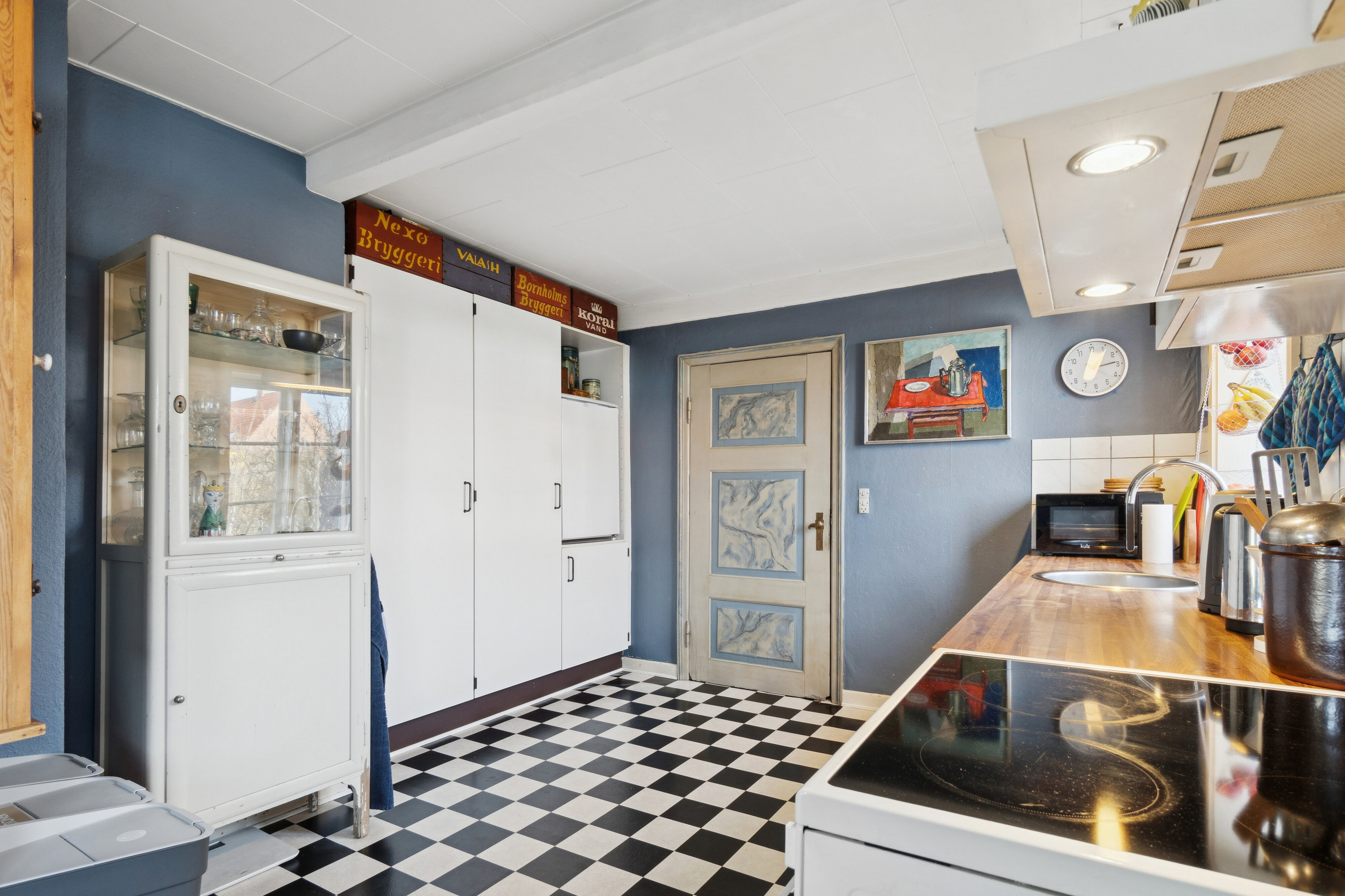 Fremhævet køkken billede i fuldskærmstilstand. Billede af Gaden 37, Aarsdale, 3740 Svaneke