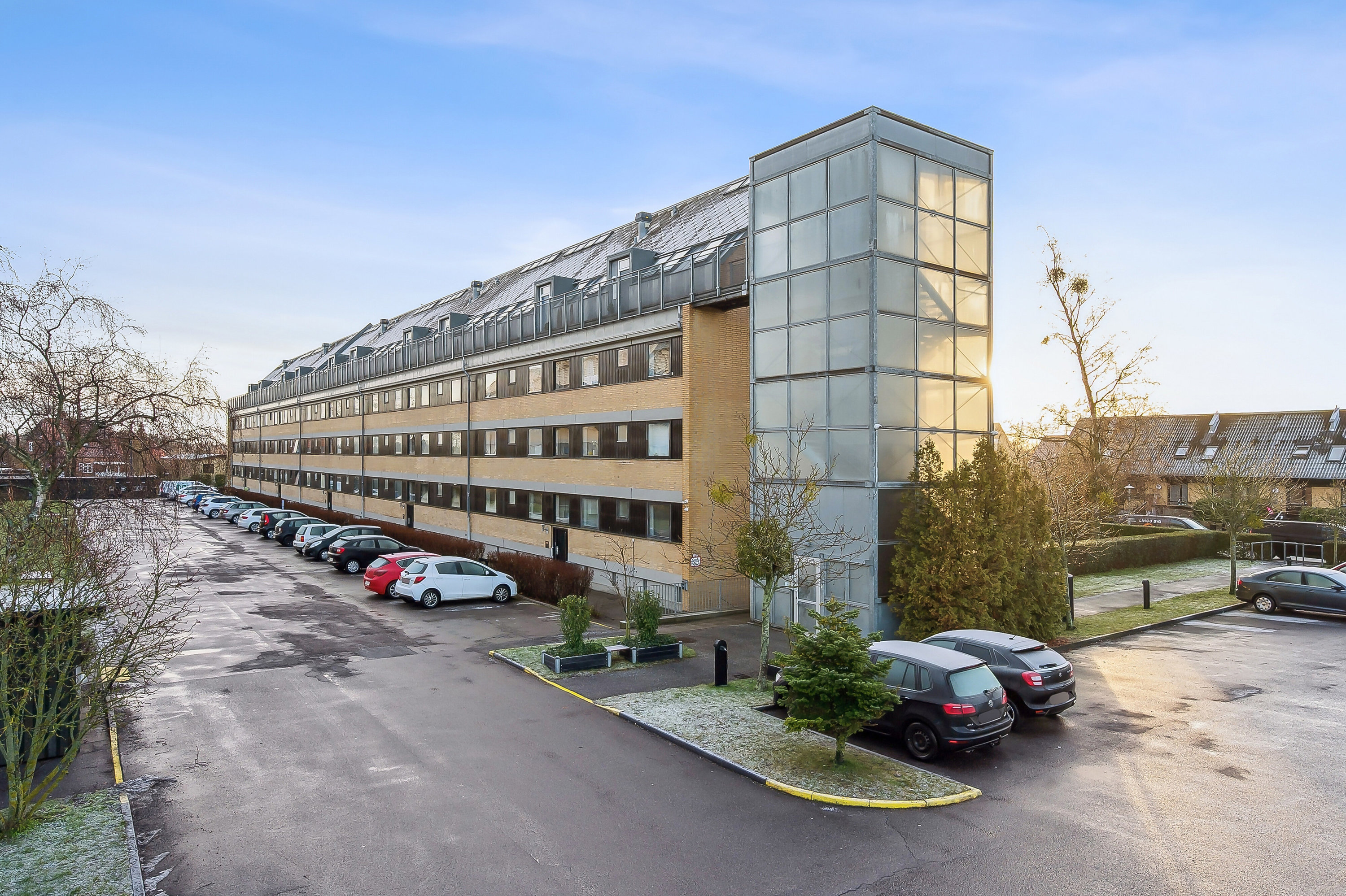 Fremhævet facade billede i fuldskærmstilstand. Billede af Rødovrevej 313, st.. th., 2610 Rødovre