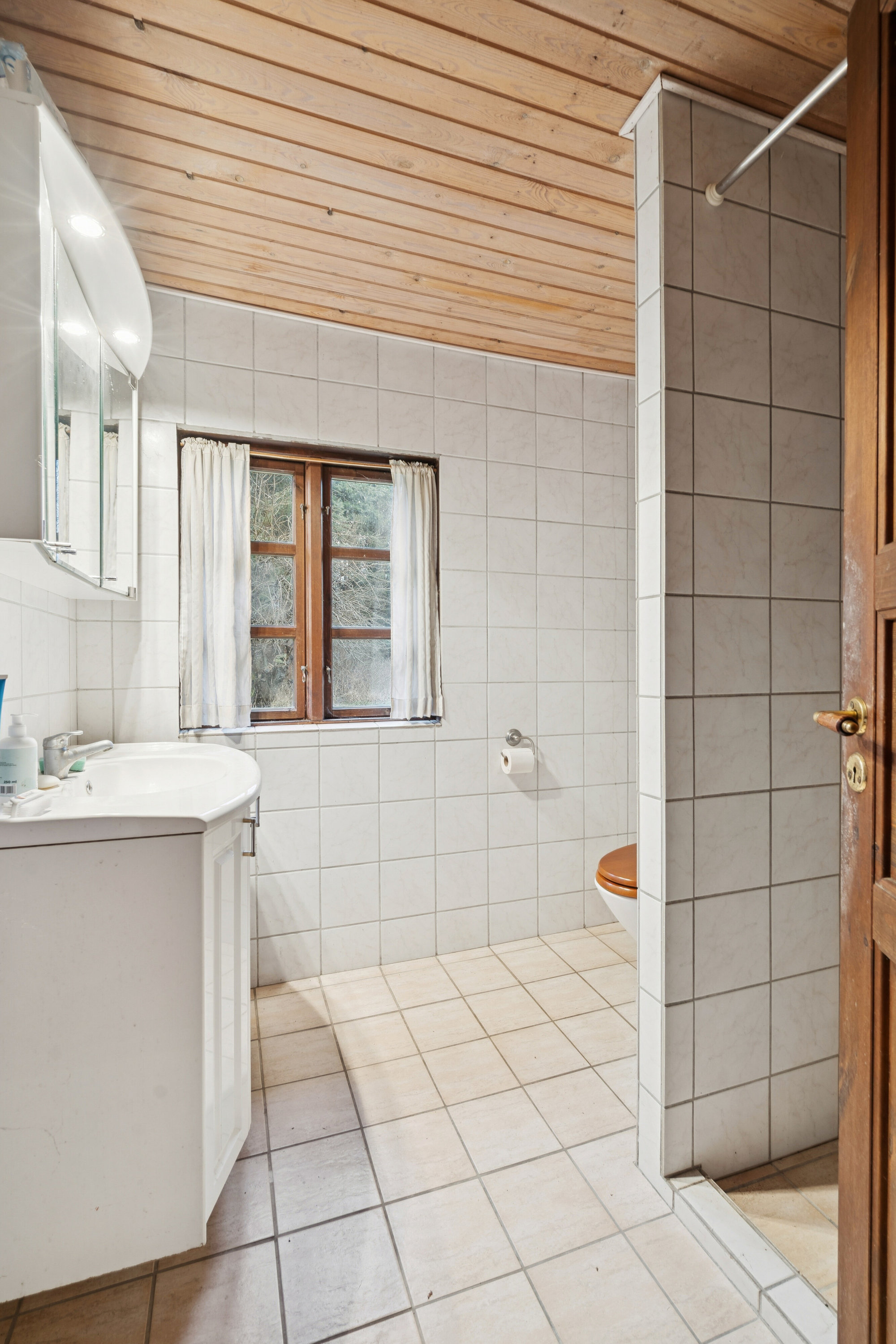 Fremhævet badeværelse billede i fuldskærmstilstand. Billede af Torpe Mosevej 5, Torpe, 4160 Herlufmagle