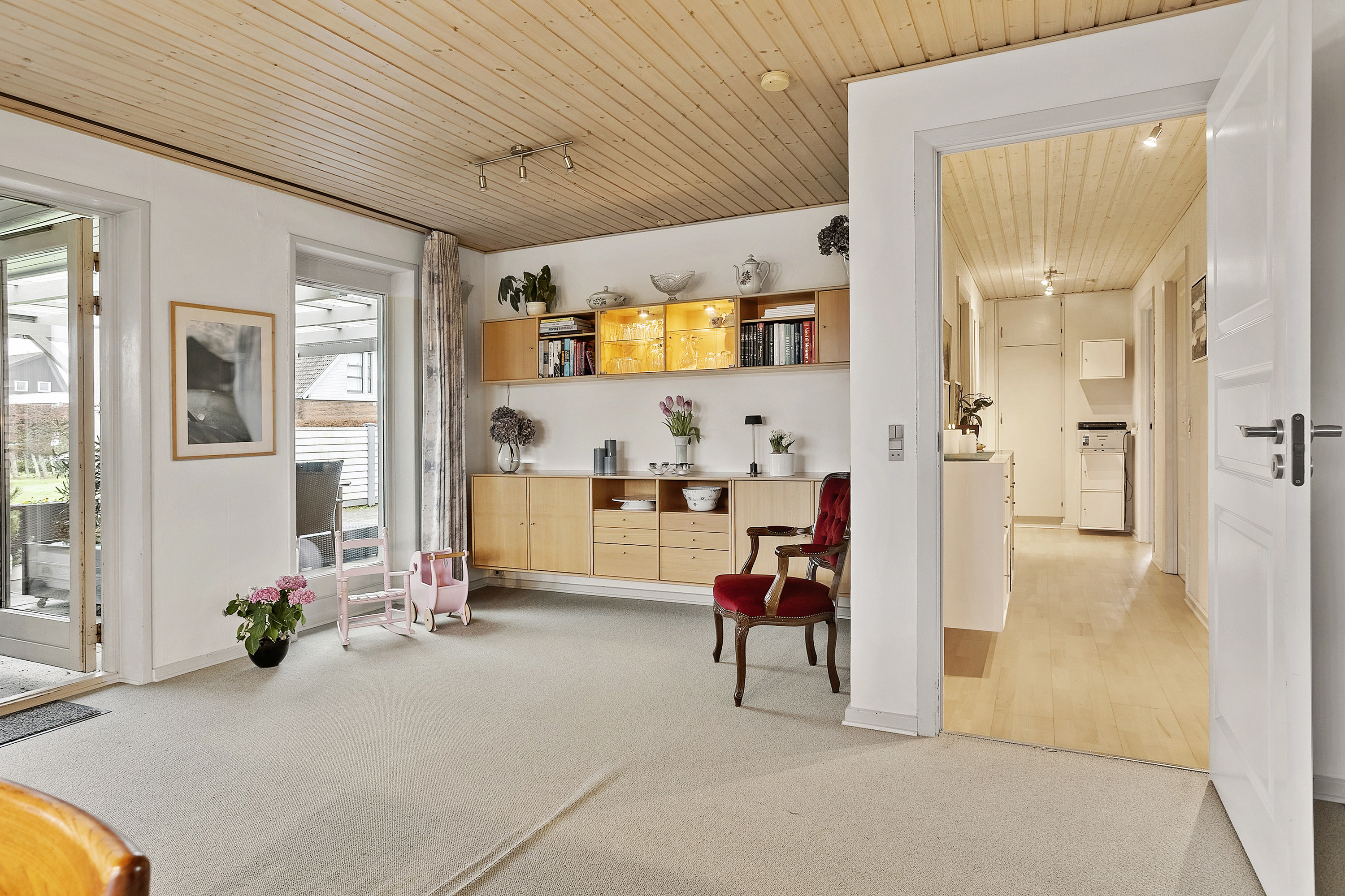 Fremhævet stue billede i fuldskærmstilstand. Billede af Kirsebærvej 42, 6600 Vejen