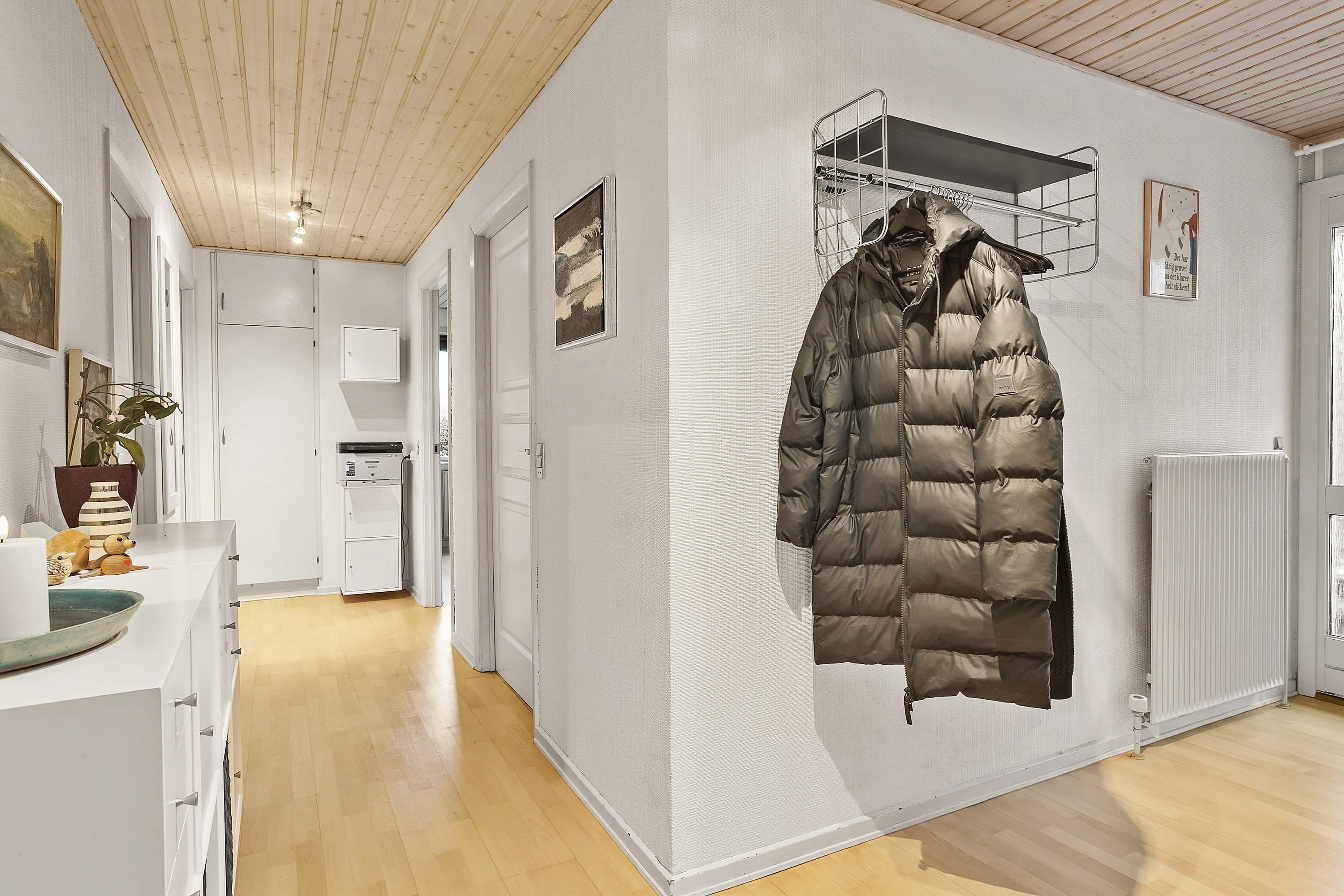 Fremhævet fordelingsgang billede i fuldskærmstilstand. Billede af Kirsebærvej 42, 6600 Vejen