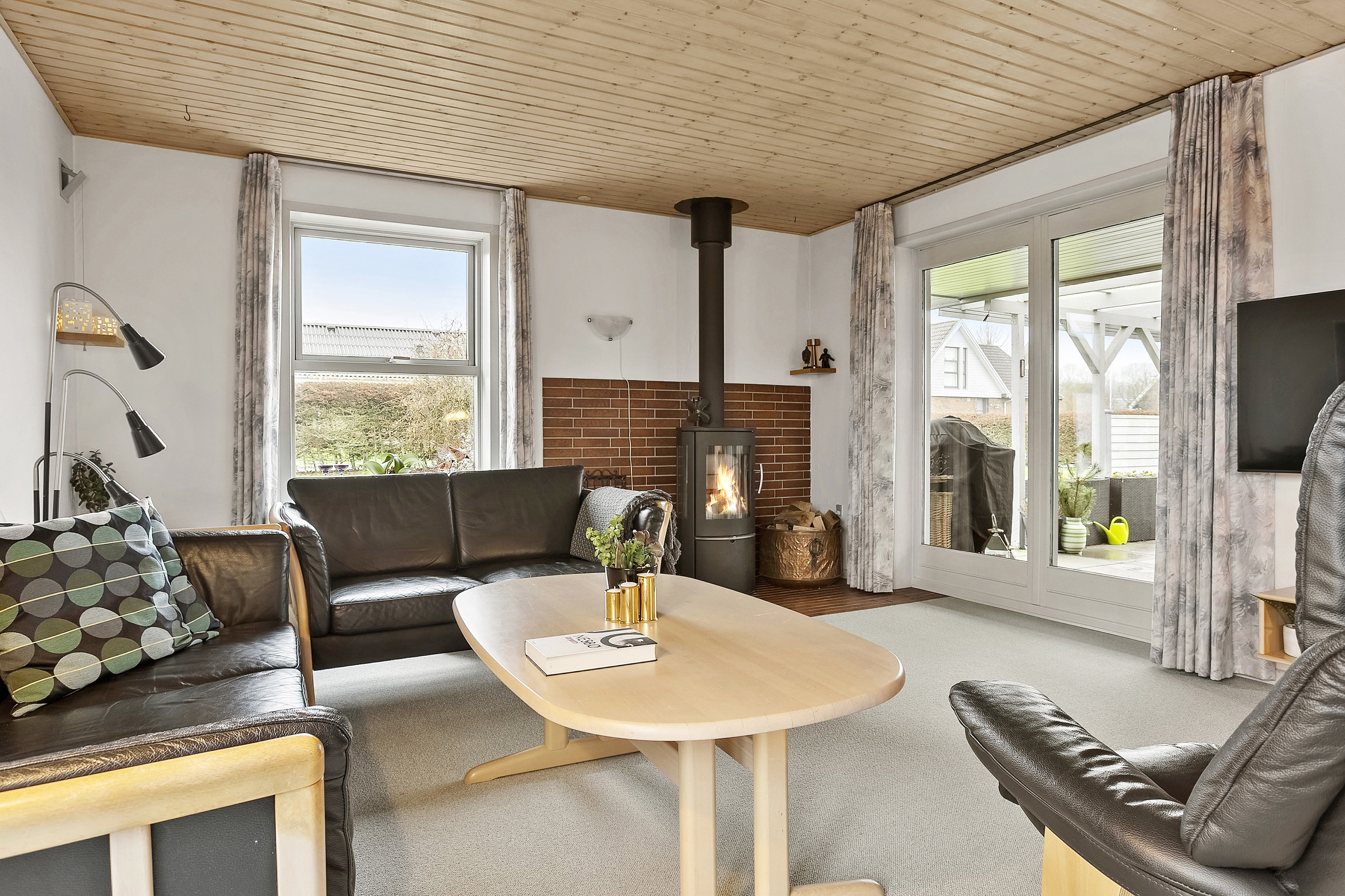 Fremhævet stue billede i fuldskærmstilstand. Billede af Kirsebærvej 42, 6600 Vejen