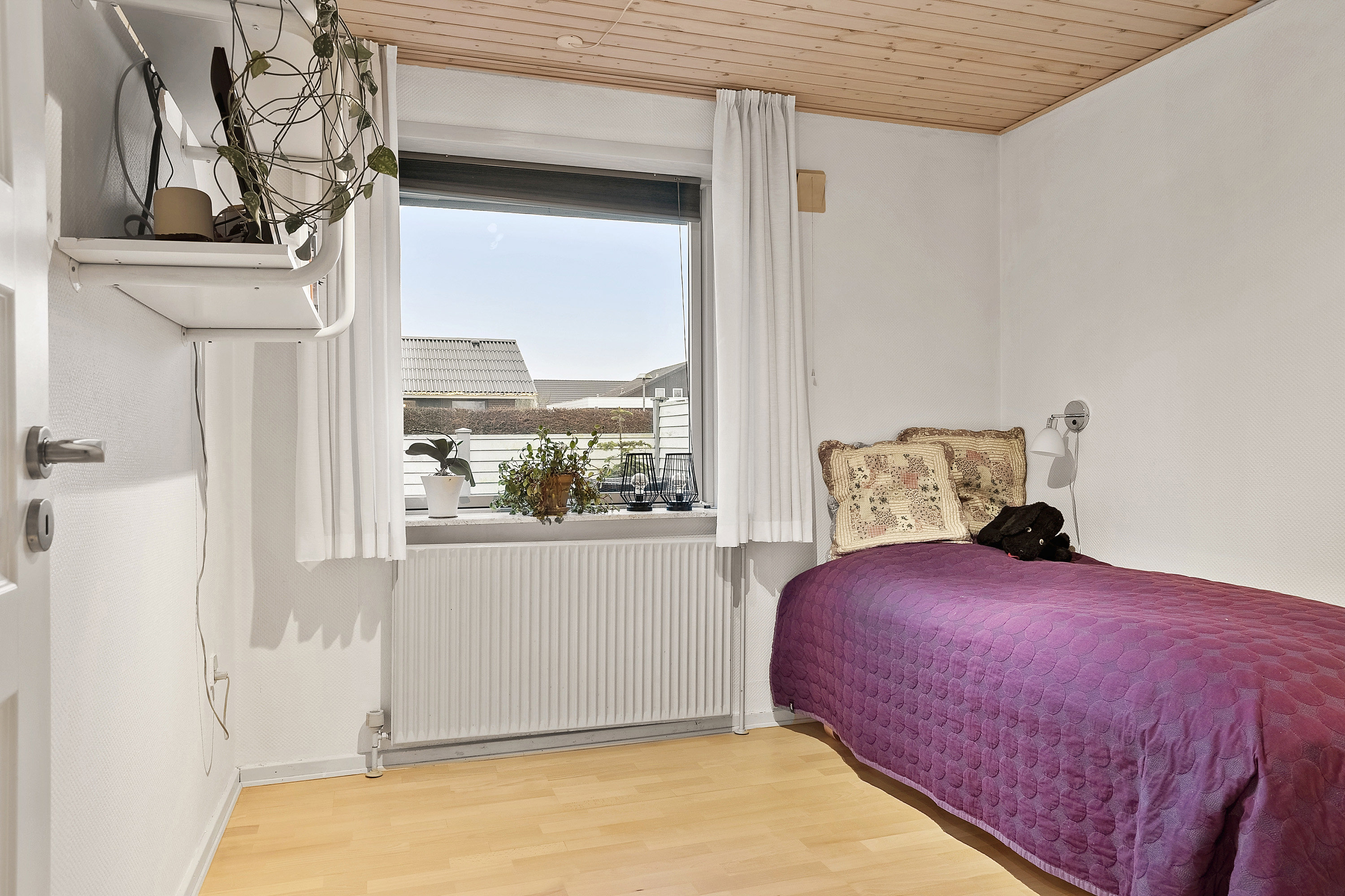 Fremhævet værelse billede i fuldskærmstilstand. Billede af Kirsebærvej 42, 6600 Vejen