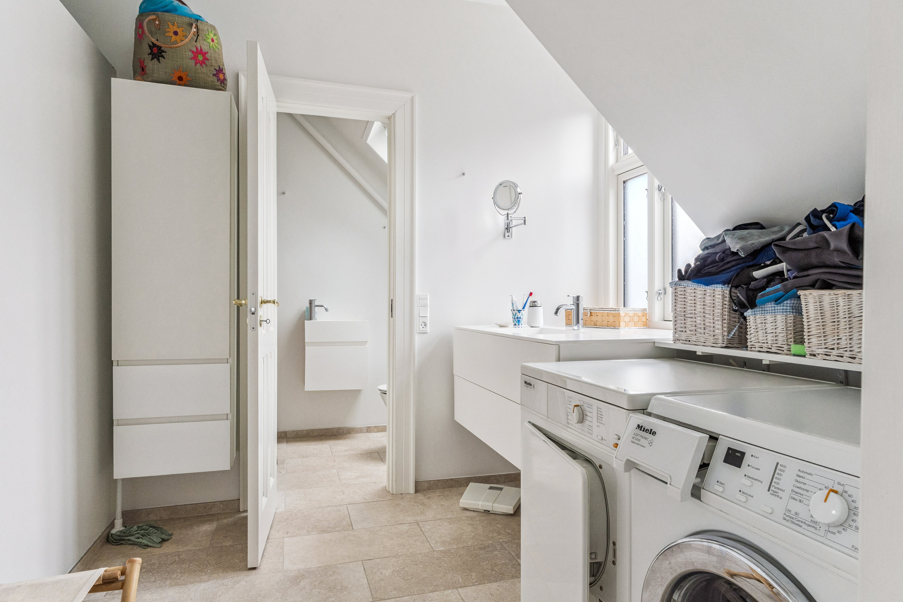 Fremhævet bryggers billede i fuldskærmstilstand. Billede af Rosenvængets Sideallé 3, 4. th., 2100 København Ø