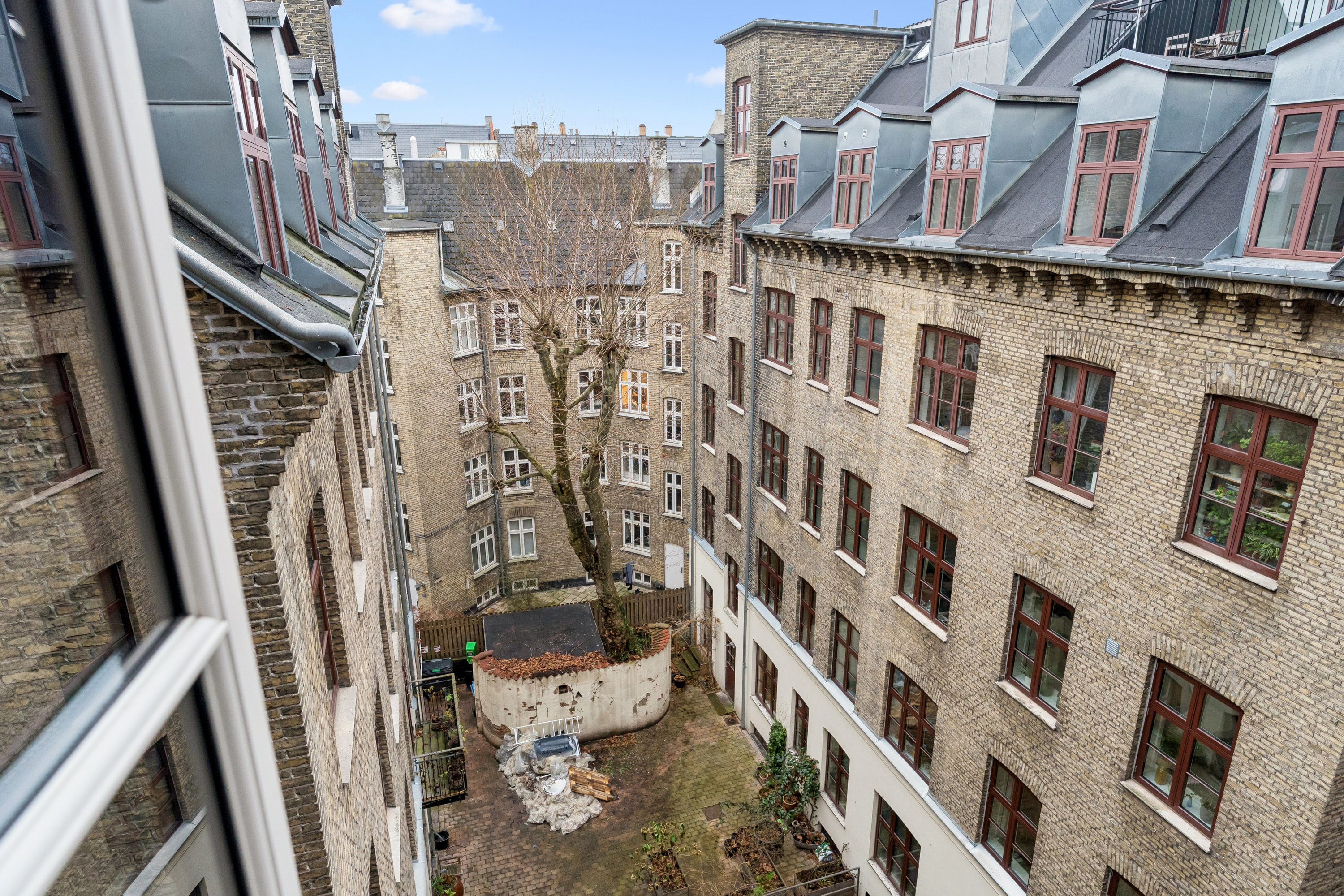 Fremhævet udsigt billede i fuldskærmstilstand. Billede af Rosenvængets Sideallé 3, 4. th., 2100 København Ø