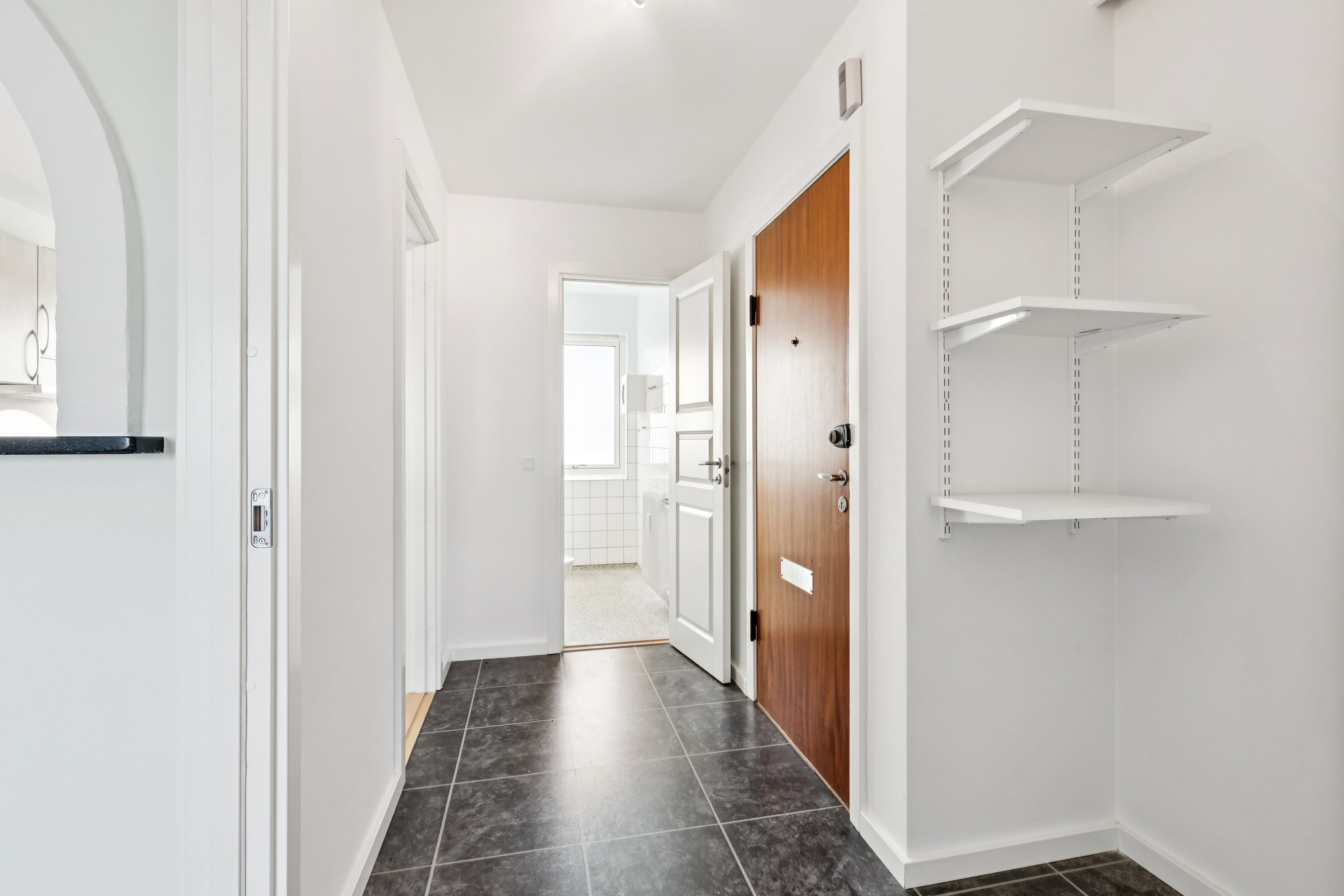 Fremhævet gang billede i fuldskærmstilstand. Billede af Hedekæret 25, 2. th., 2640 Hedehusene