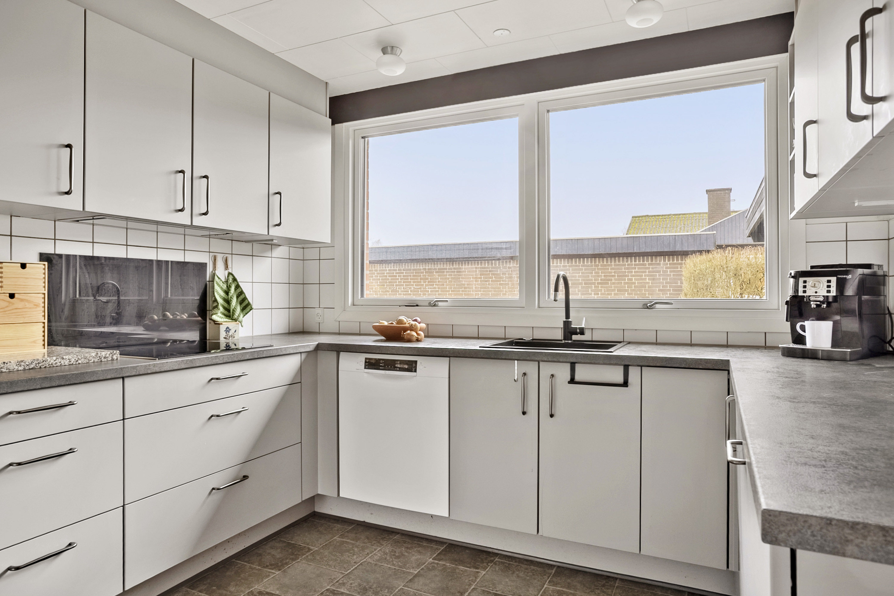 Fremhævet køkken billede i fuldskærmstilstand. Billede af Kildevangen 9, 8783 Hornsyld