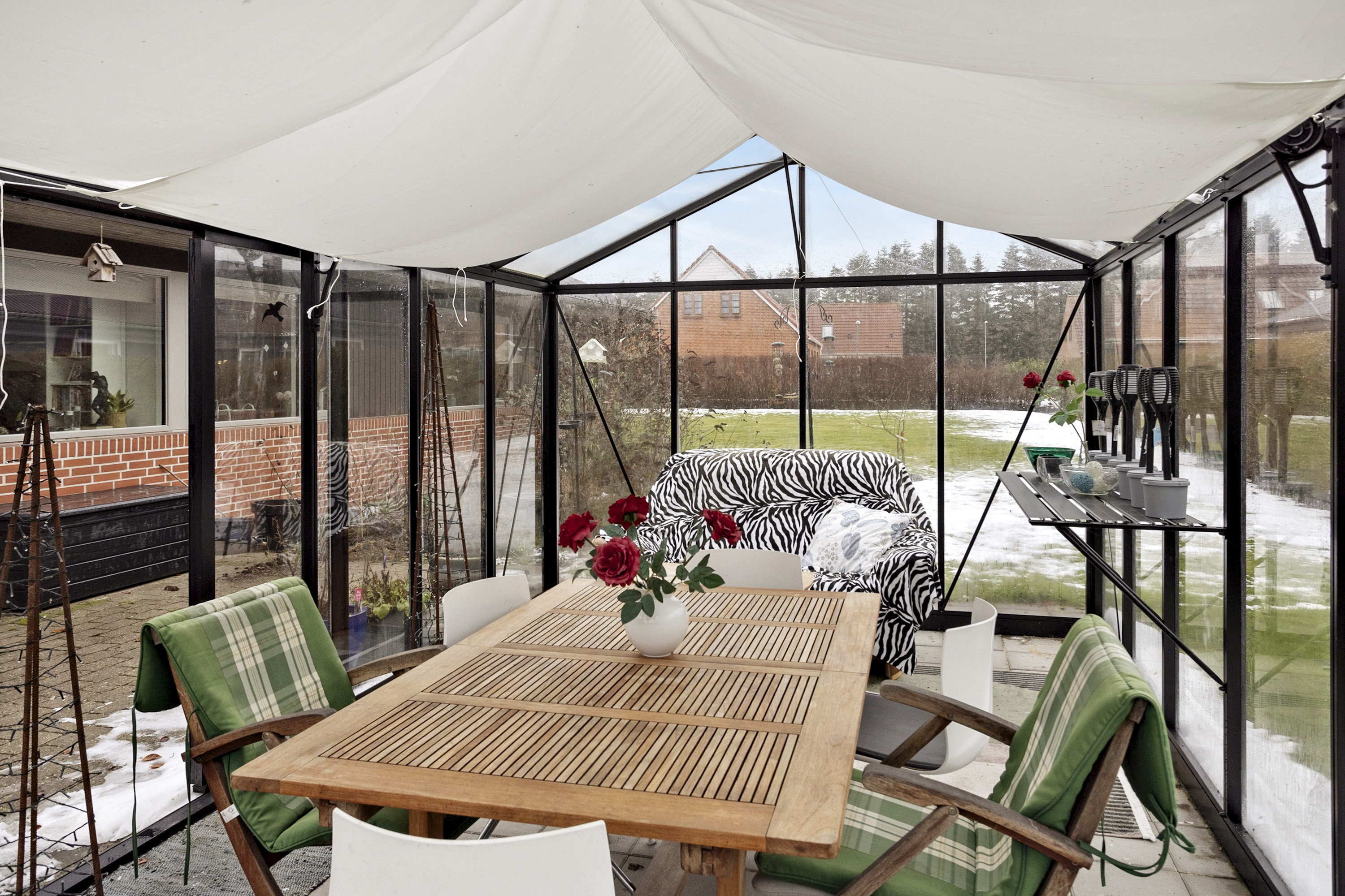 Fremhævet spisestue billede i fuldskærmstilstand. Billede af Kildevangen 9, 8783 Hornsyld