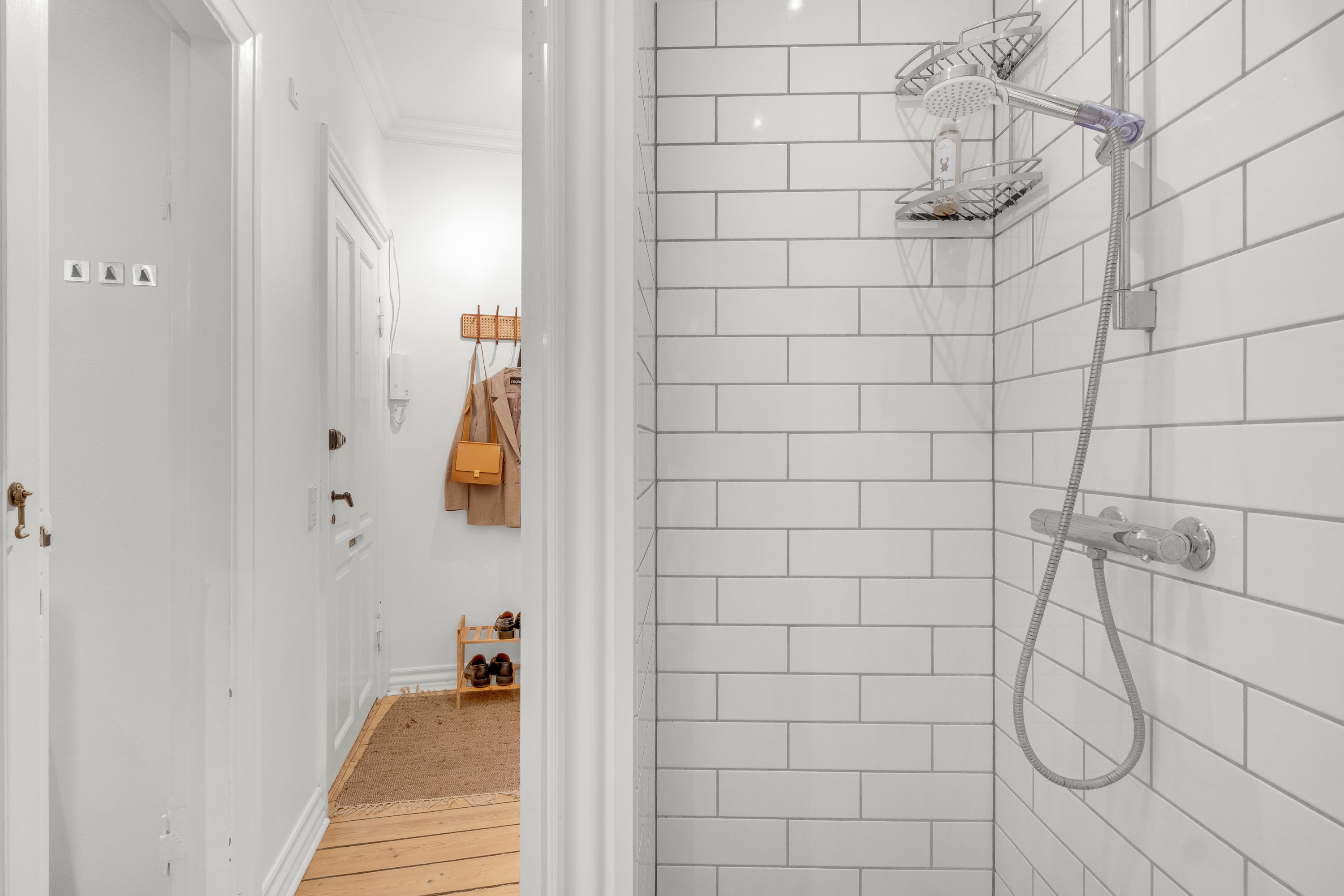 Fremhævet badeværelse billede i fuldskærmstilstand. Billede af Østboulevarden 1, 1. tv., 8000 Aarhus C