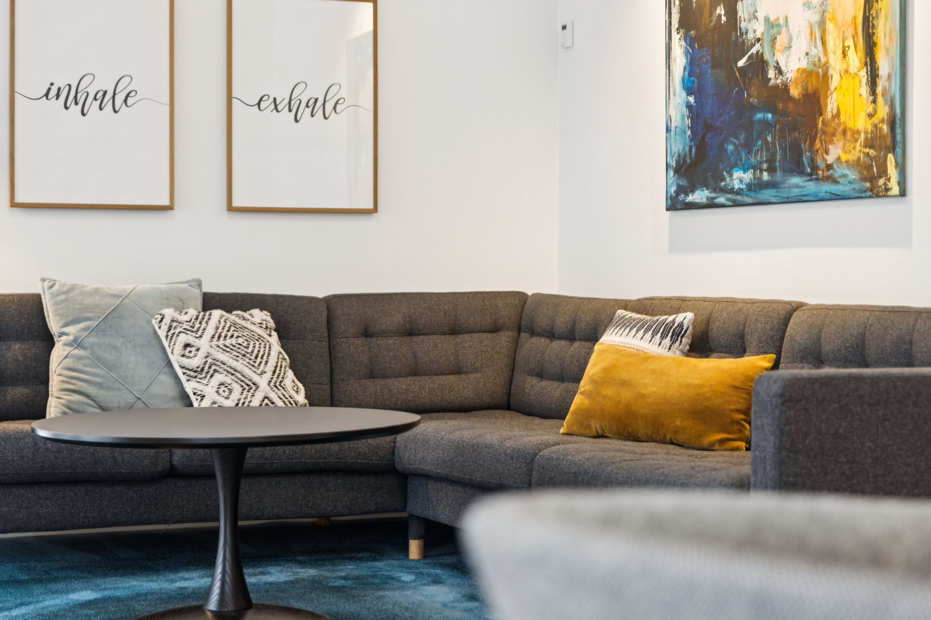 Fremhævet stue billede i fuldskærmstilstand. Billede af Østermarken 319, 9320 Hjallerup