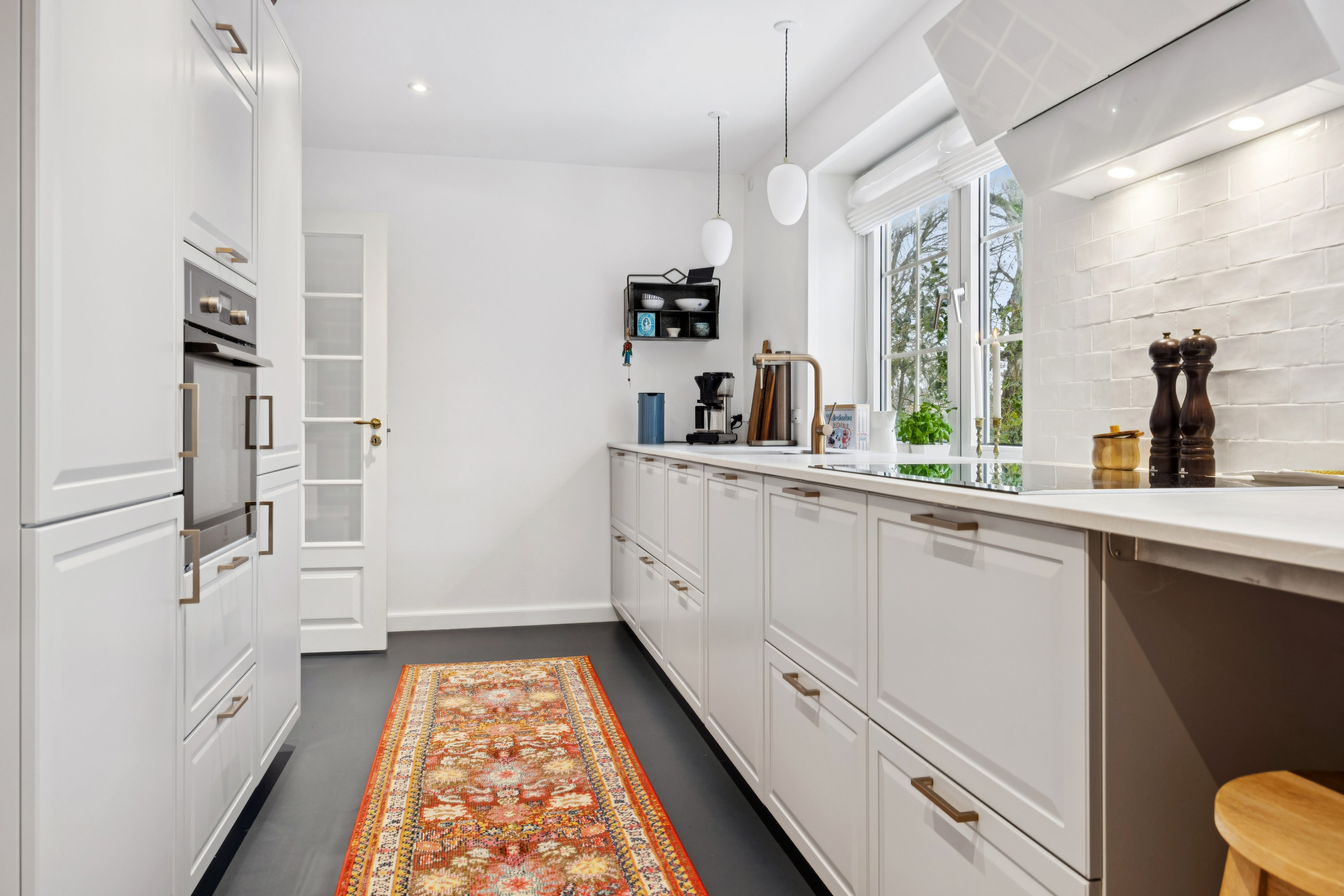 Fremhævet køkken billede i fuldskærmstilstand. Billede af Omorikavej 2, 9320 Hjallerup