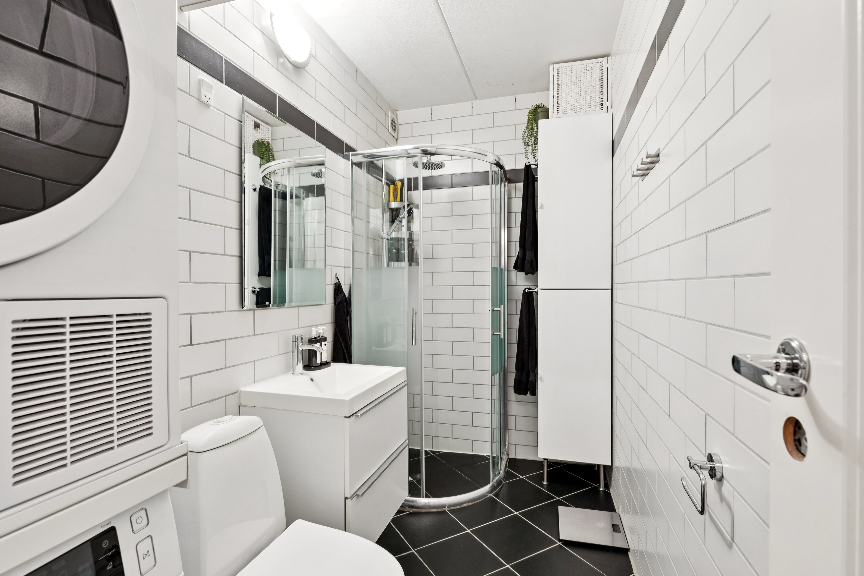 Fremhævet badeværelse billede i fuldskærmstilstand. Billede af Saven C 3, 2. 1., Høje Taastrup, 2630 Taastrup