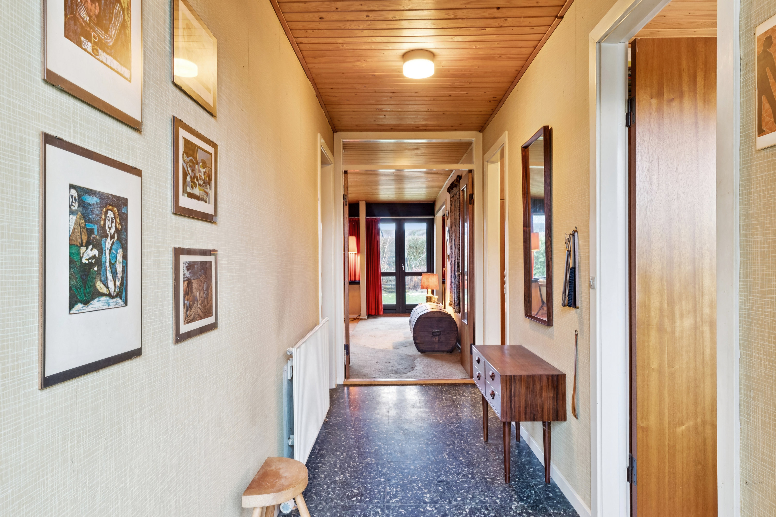 Fremhævet gang billede i fuldskærmstilstand. Billede af Grønhøjgårdsvej 9, 2630 Taastrup