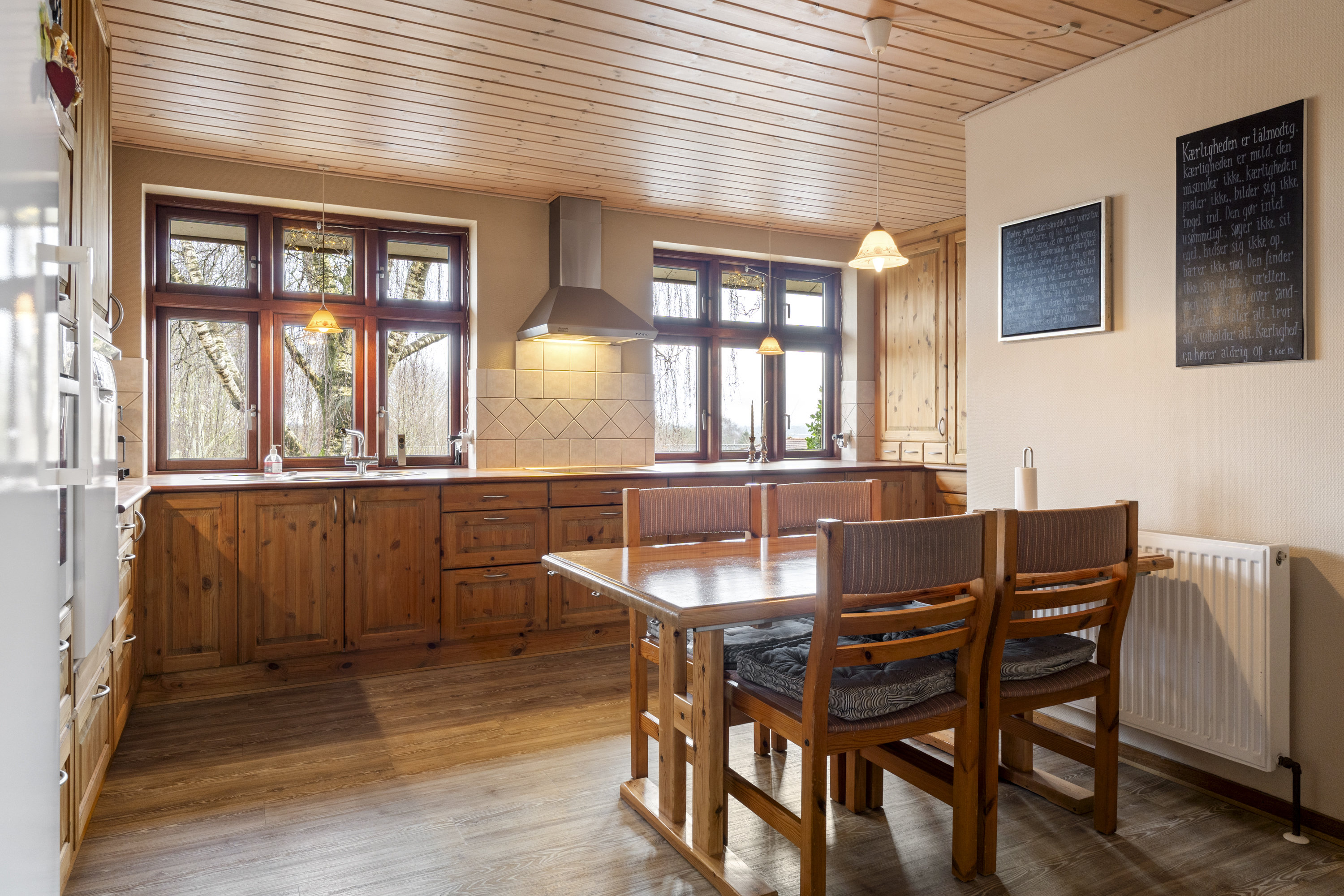 Fremhævet køkken billede i fuldskærmstilstand. Billede af Baunsbjergvej 6, Barde, 6920 Videbæk