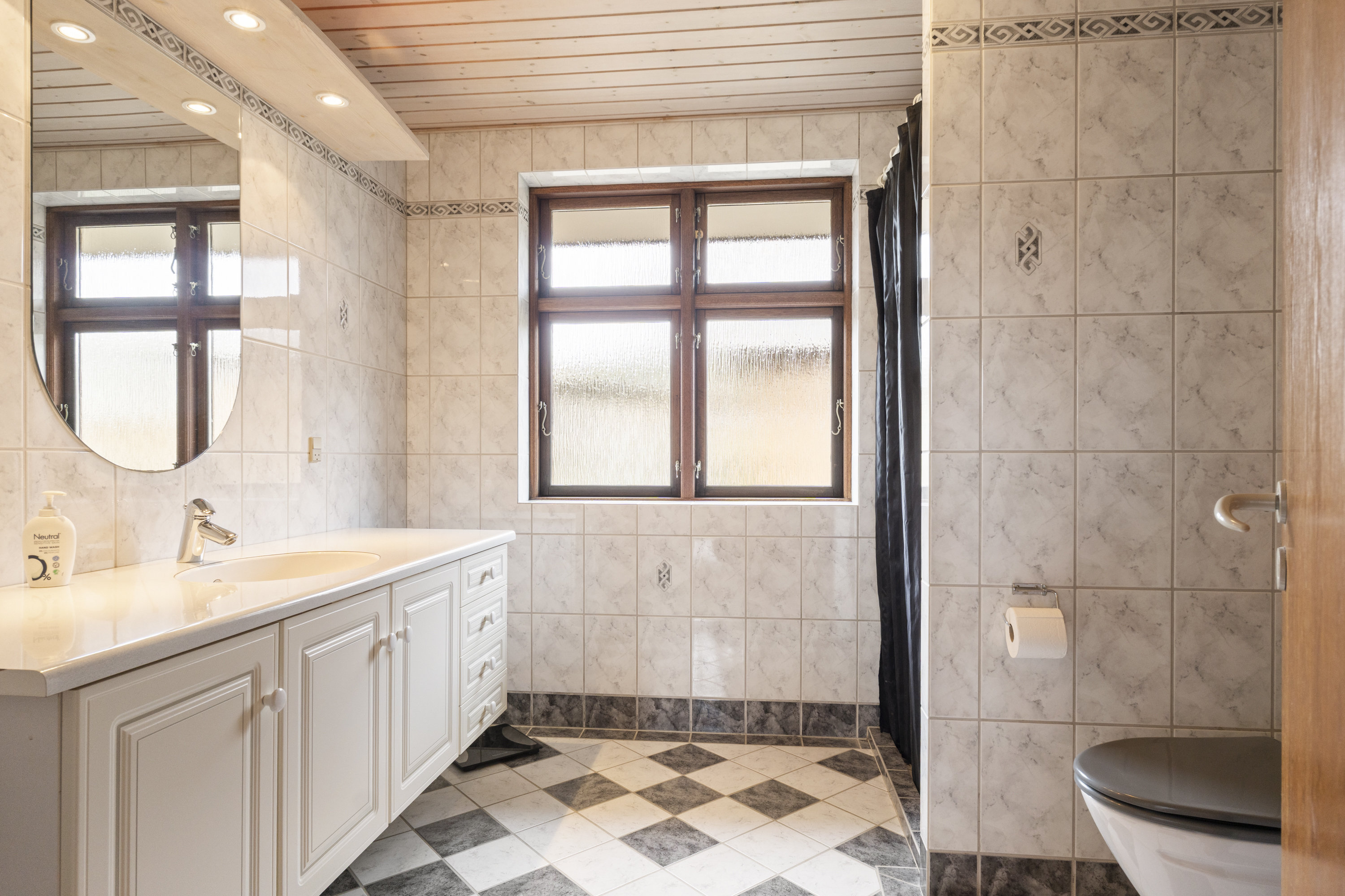 Fremhævet badeværelse billede i fuldskærmstilstand. Billede af Baunsbjergvej 6, Barde, 6920 Videbæk