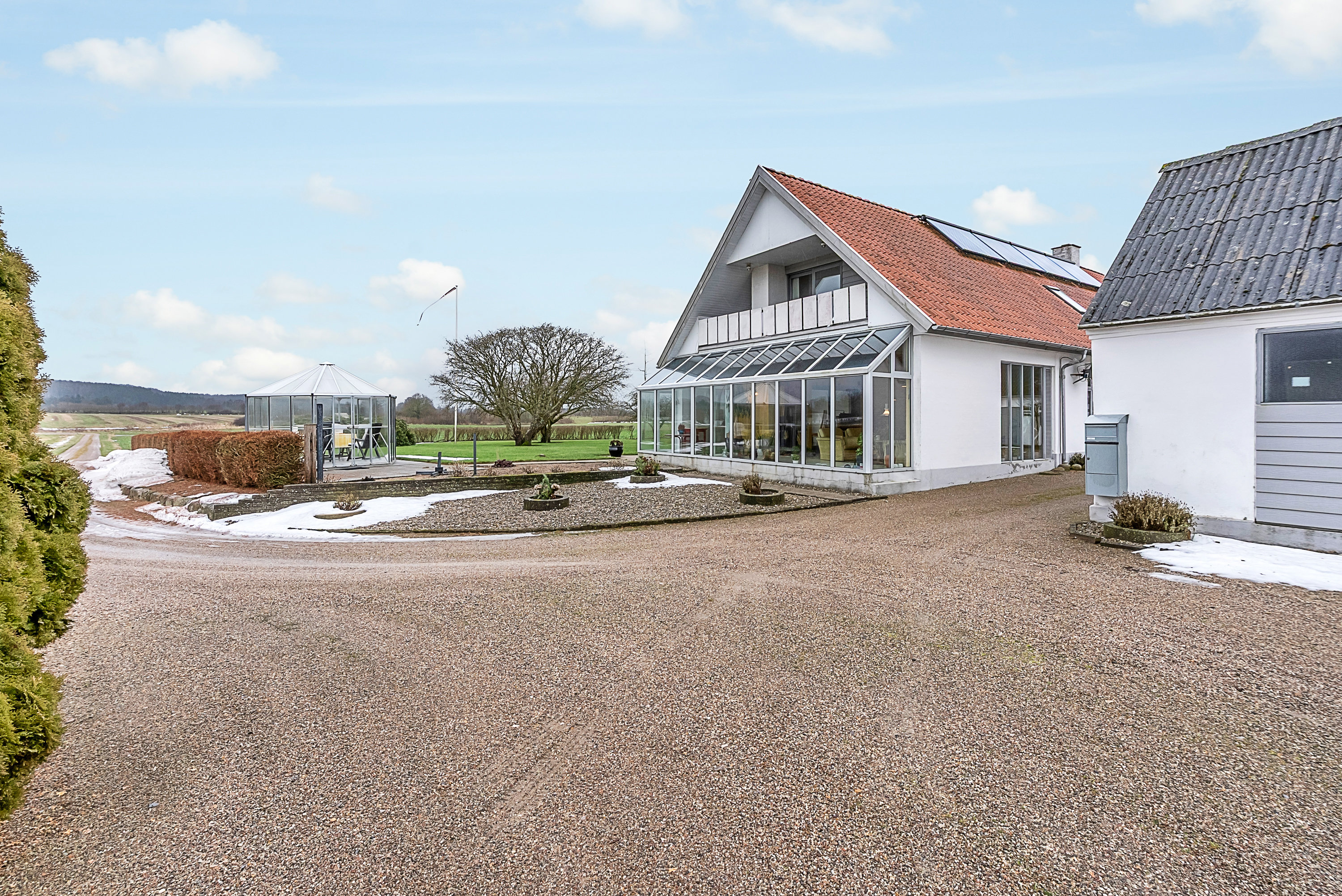 Fremhævet facade billede i fuldskærmstilstand. Billede af Toftevej 10, V Hæsinge, 5672 Broby