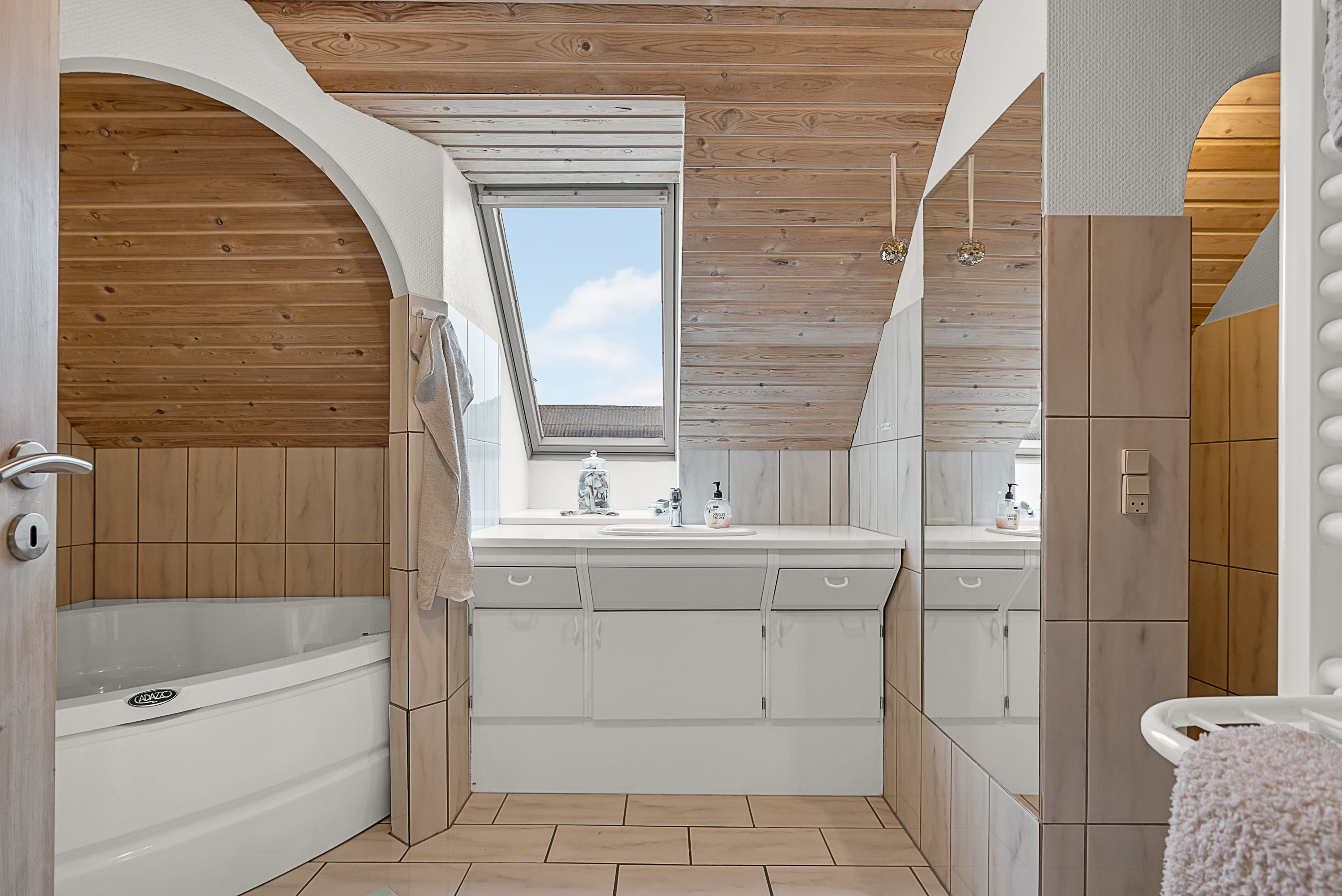 Fremhævet badeværelse billede i fuldskærmstilstand. Billede af Toftevej 10, V Hæsinge, 5672 Broby