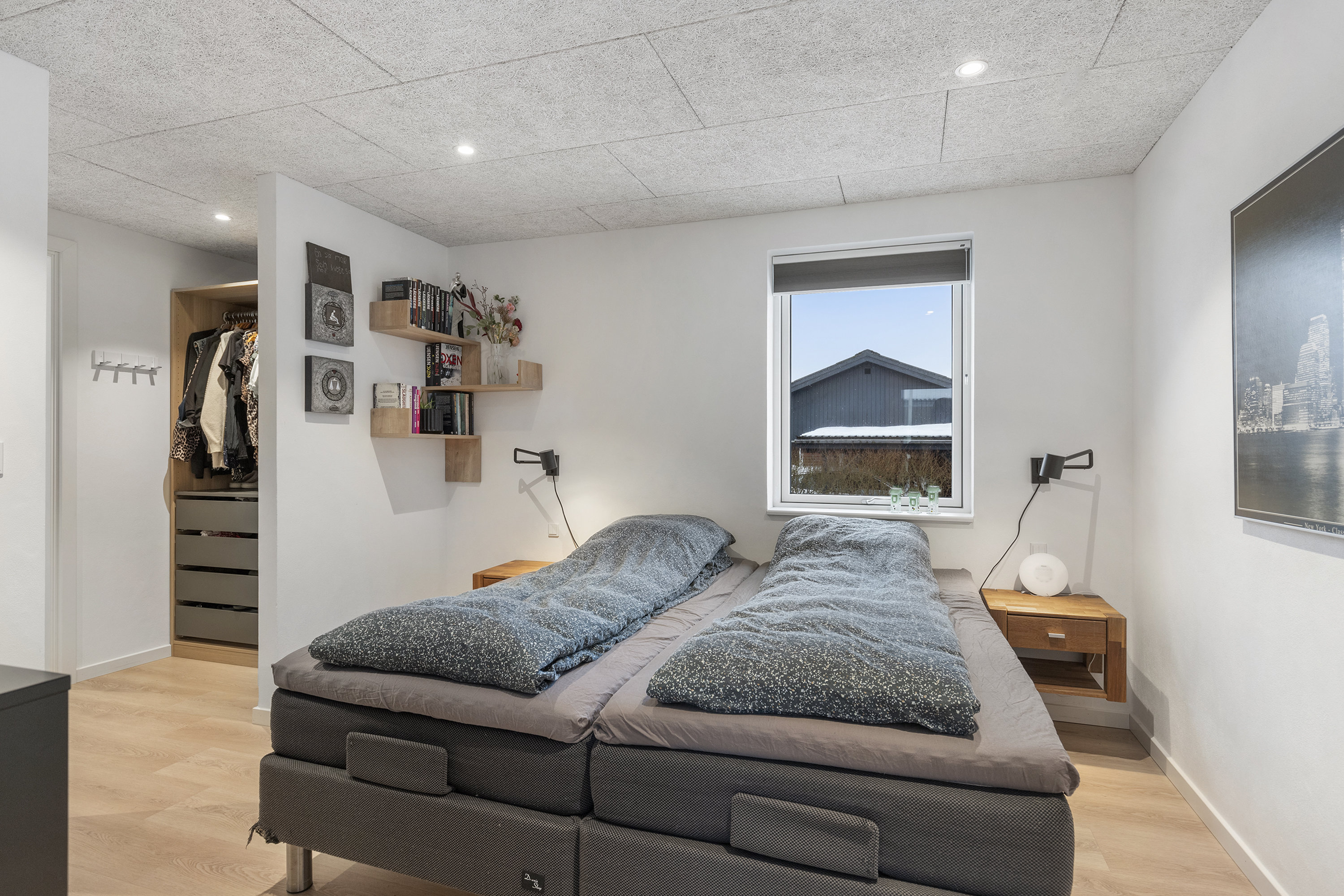 Fremhævet soveværelse billede i fuldskærmstilstand. Billede af Rugmarken 100, 9690 Fjerritslev