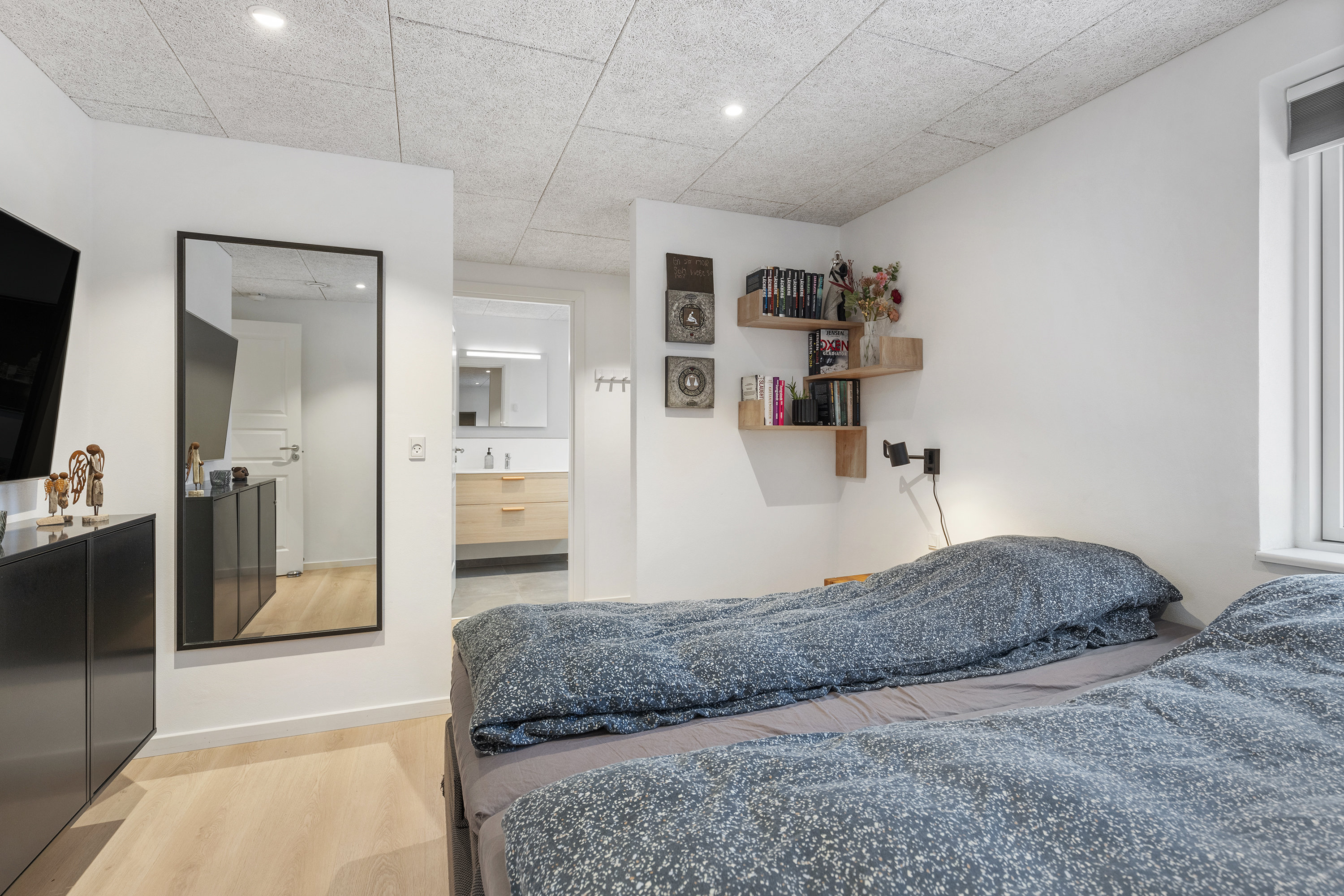 Fremhævet soveværelse billede i fuldskærmstilstand. Billede af Rugmarken 100, 9690 Fjerritslev